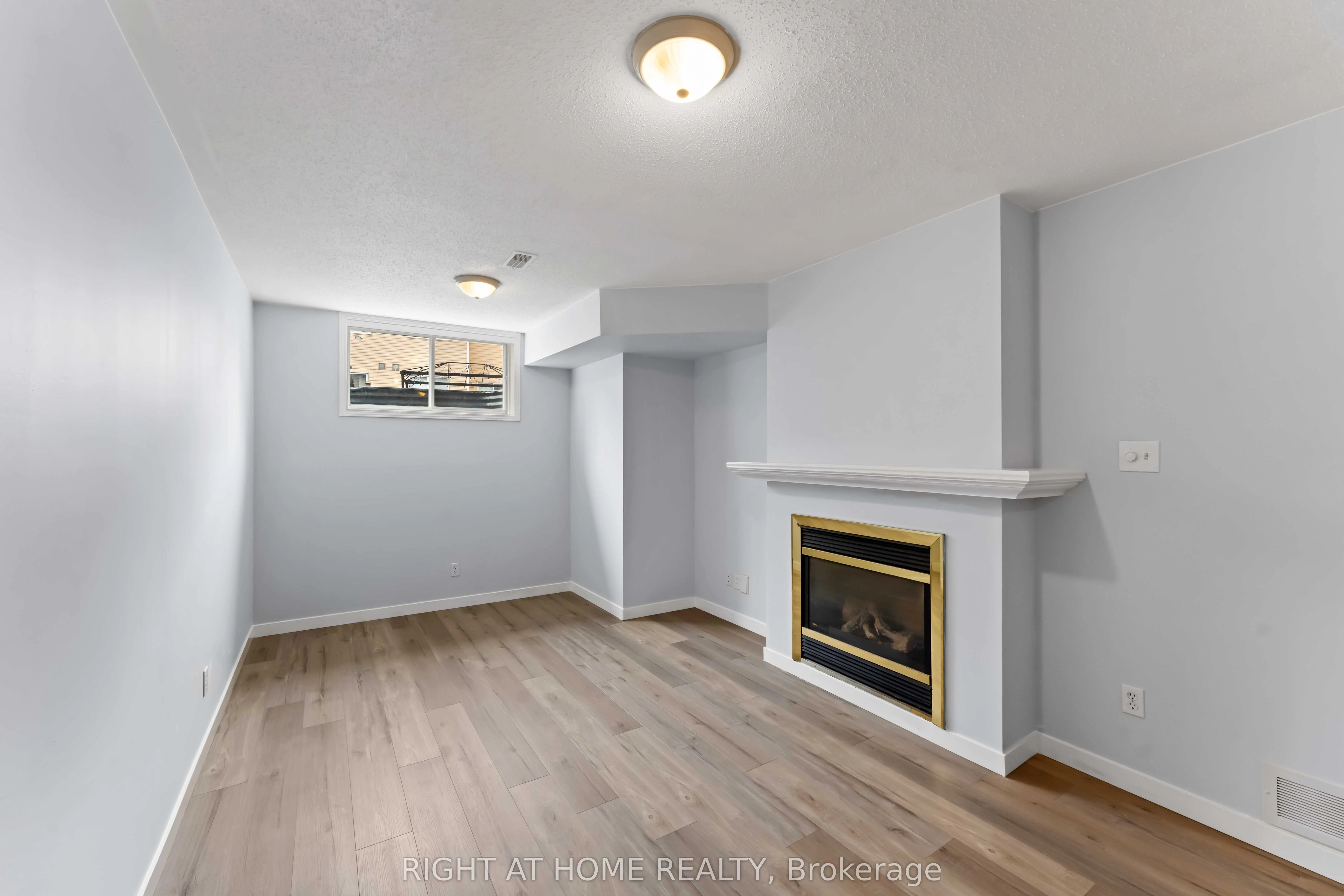421 Hillsboro Private, #9