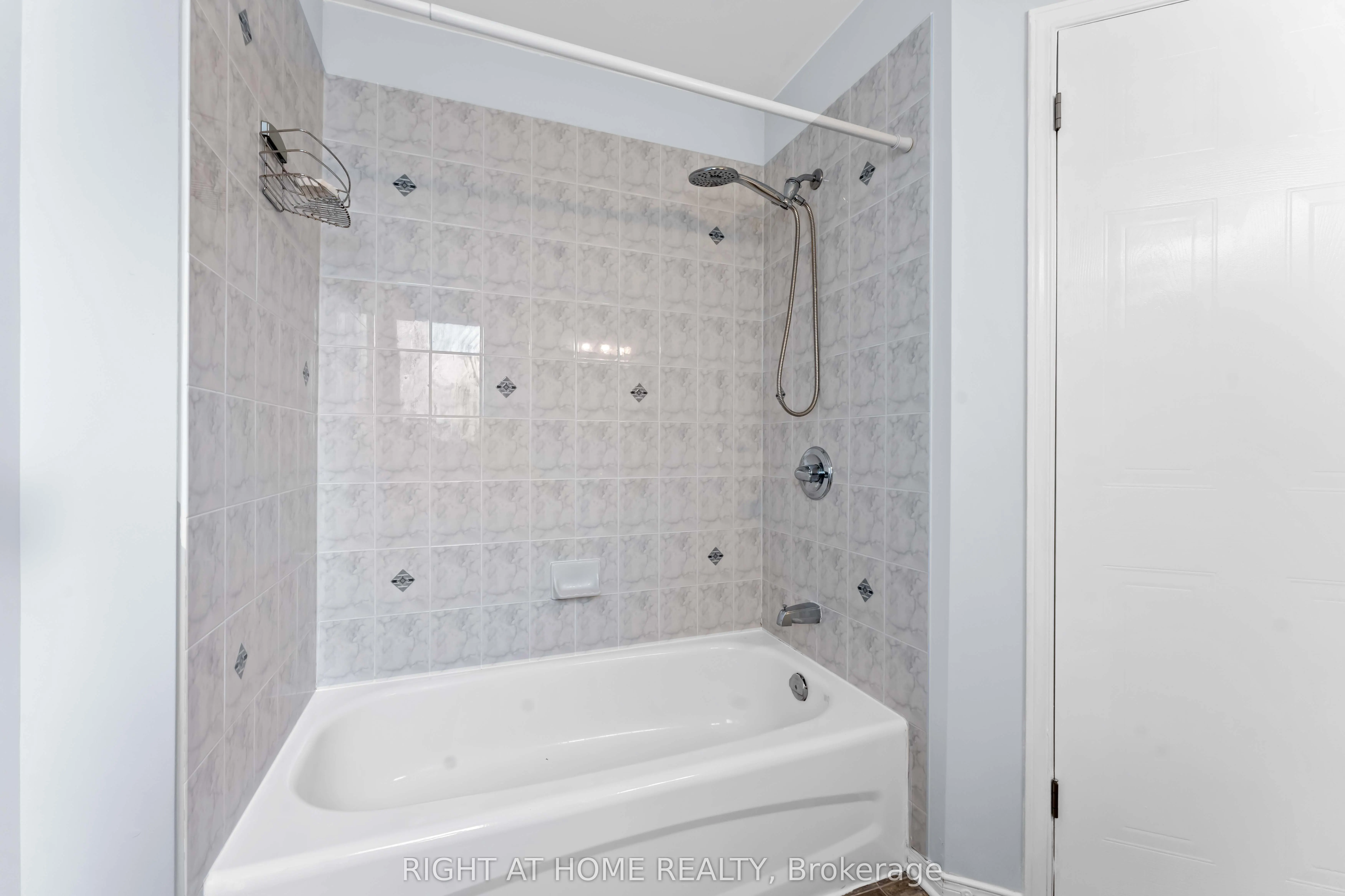 421 Hillsboro Private, #9