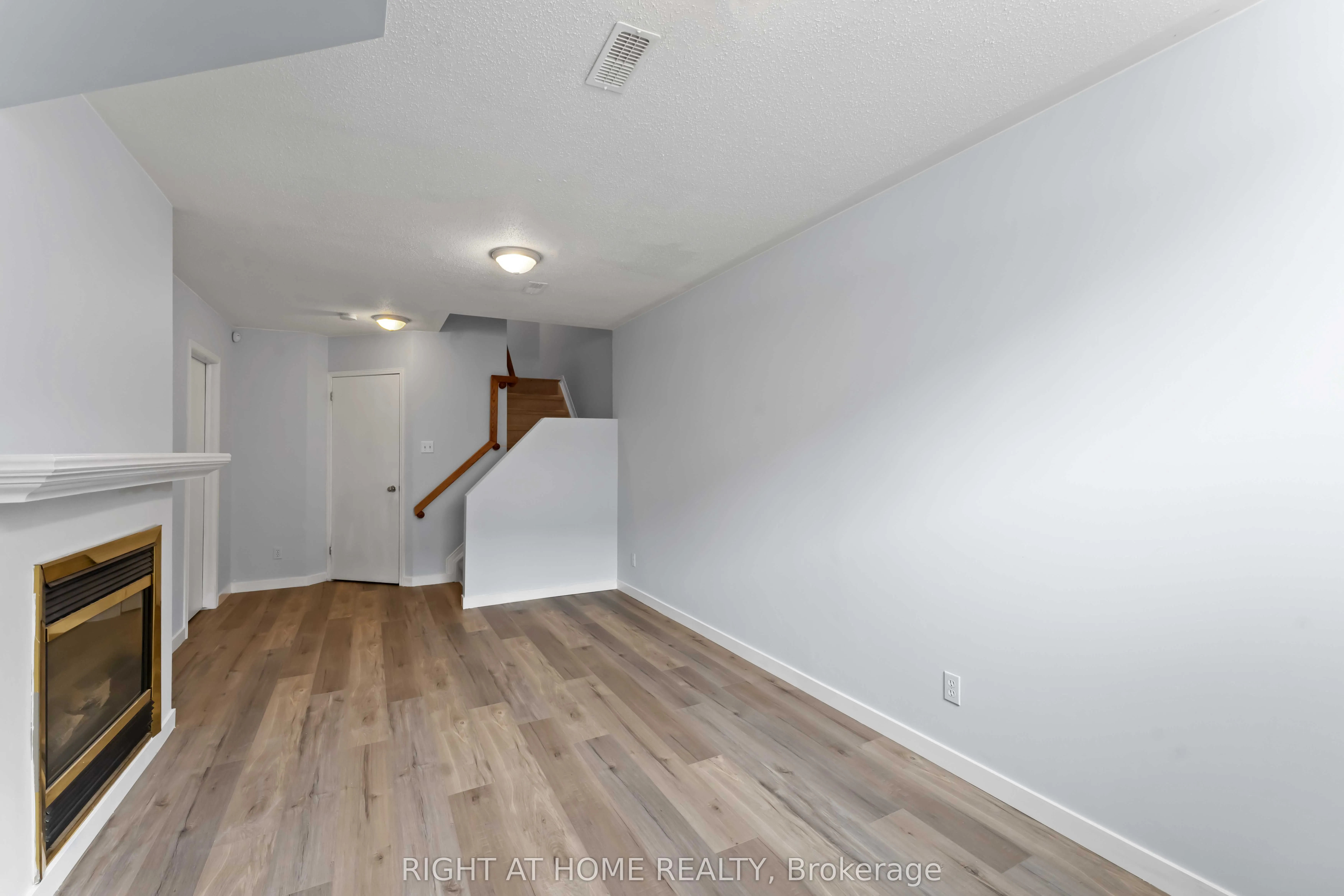 421 Hillsboro Private, #9
