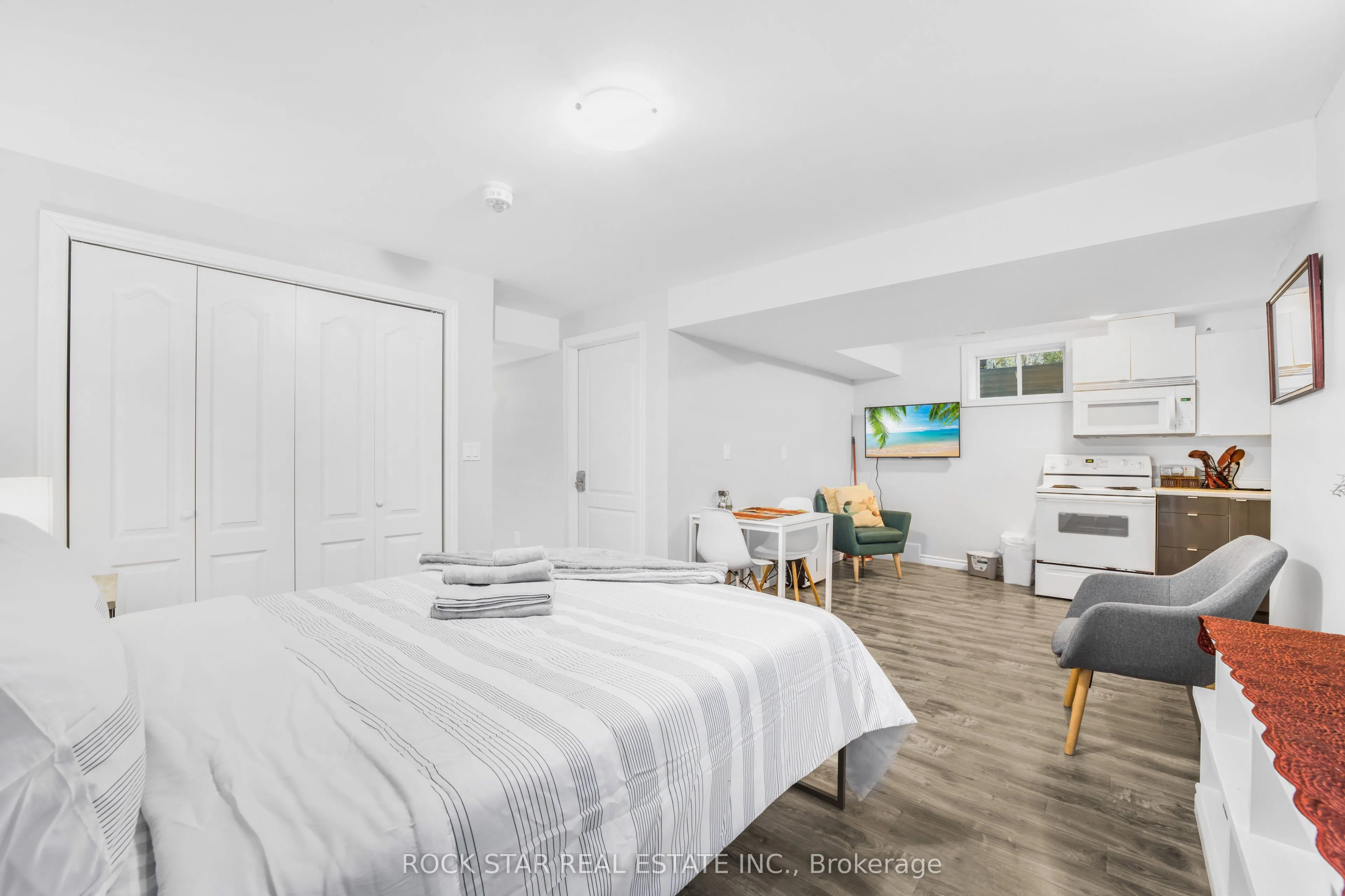 27 Truesdale Crescent