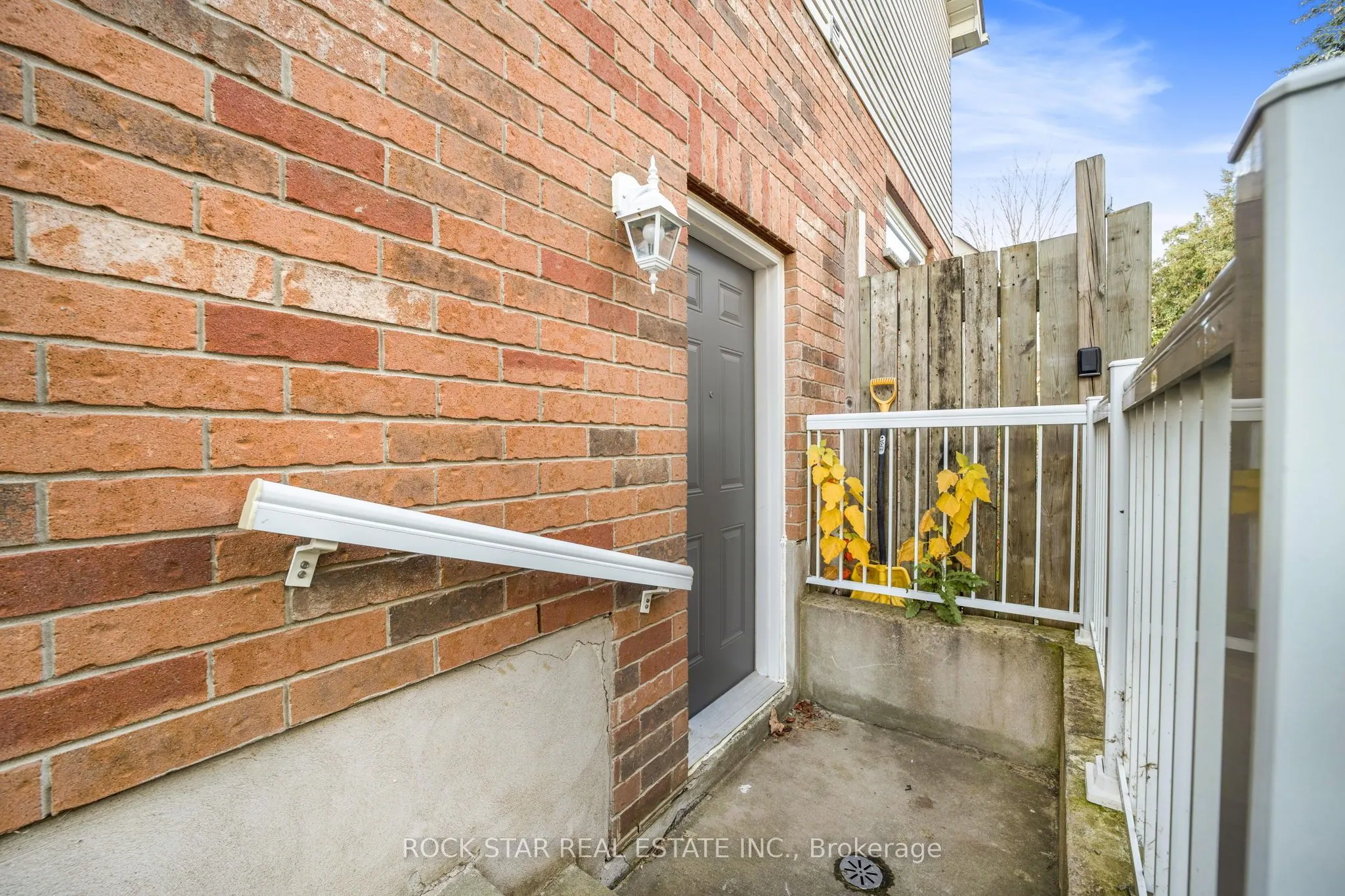 27 Truesdale Crescent