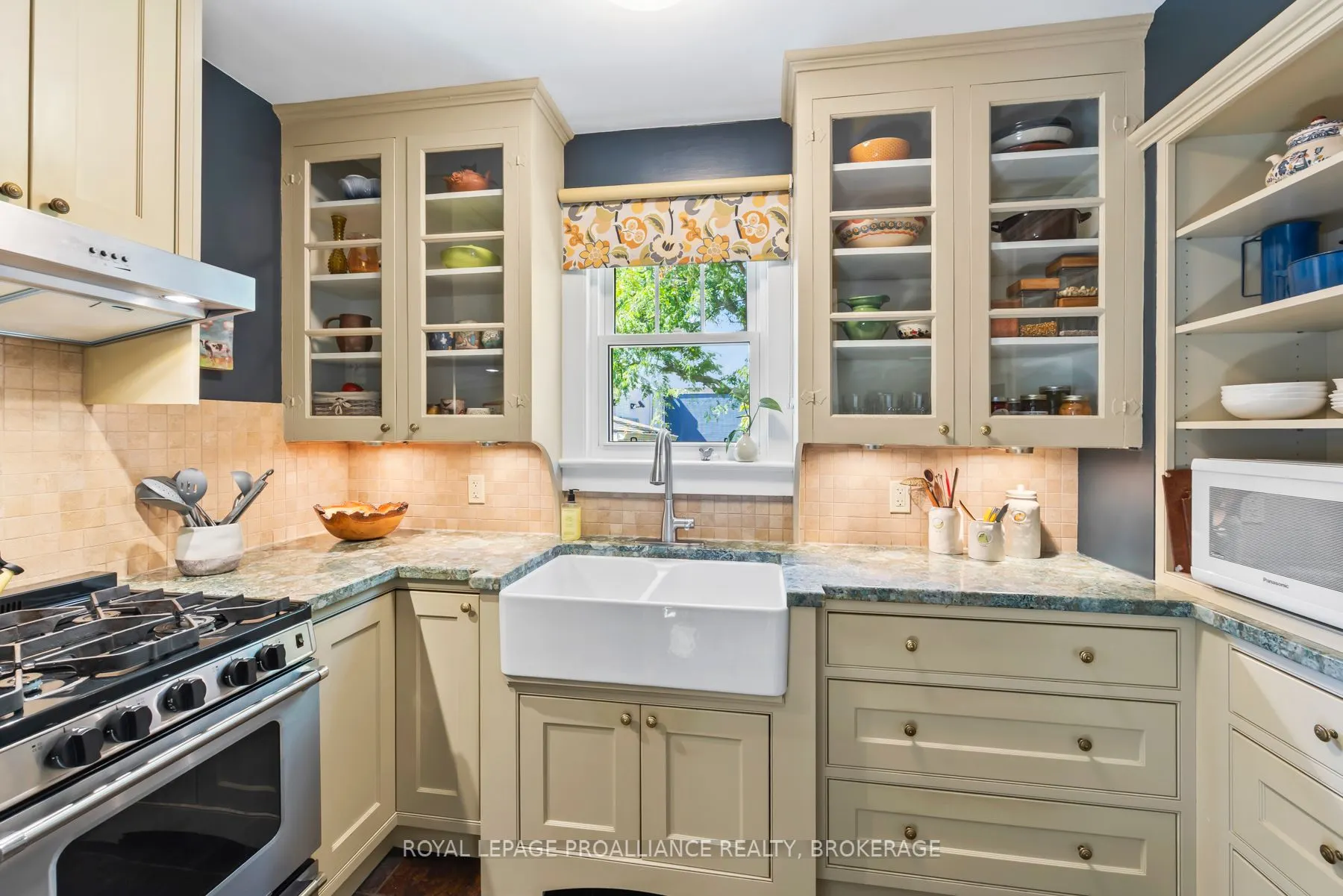 16 Drayton Avenue