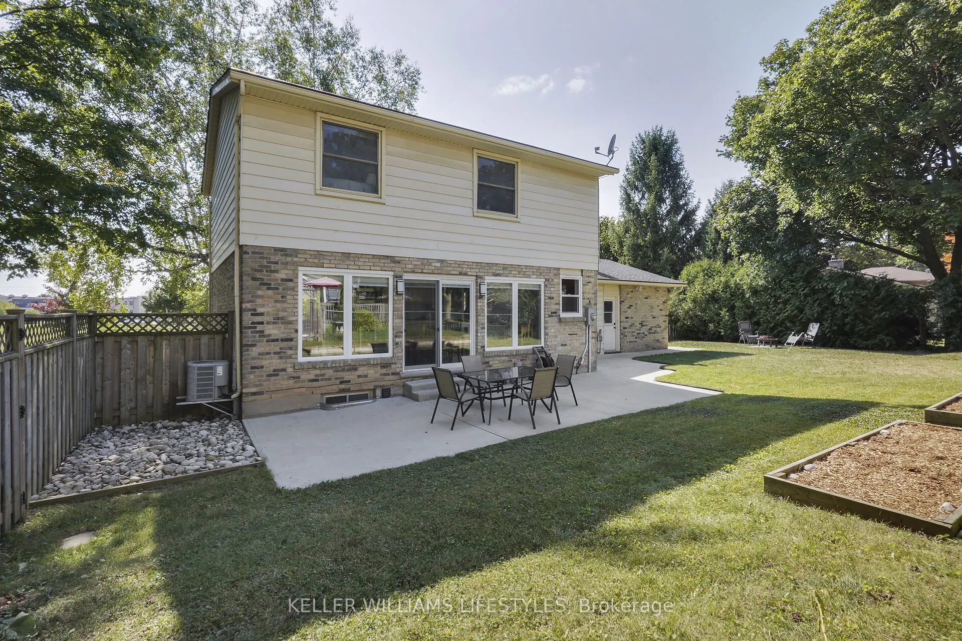 66 Lloyd Manor Crescent