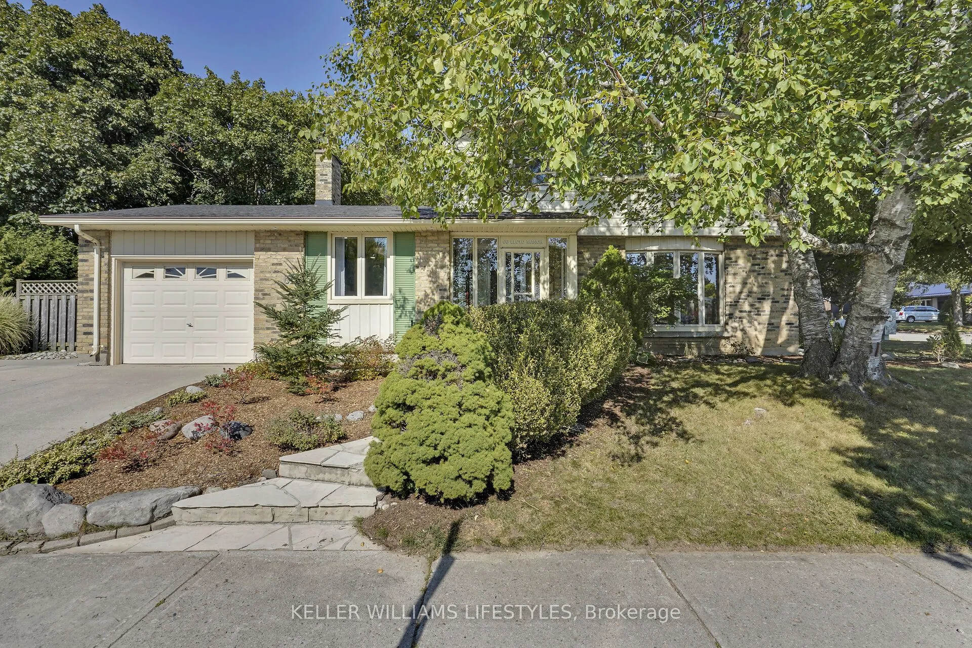 66 Lloyd Manor Crescent