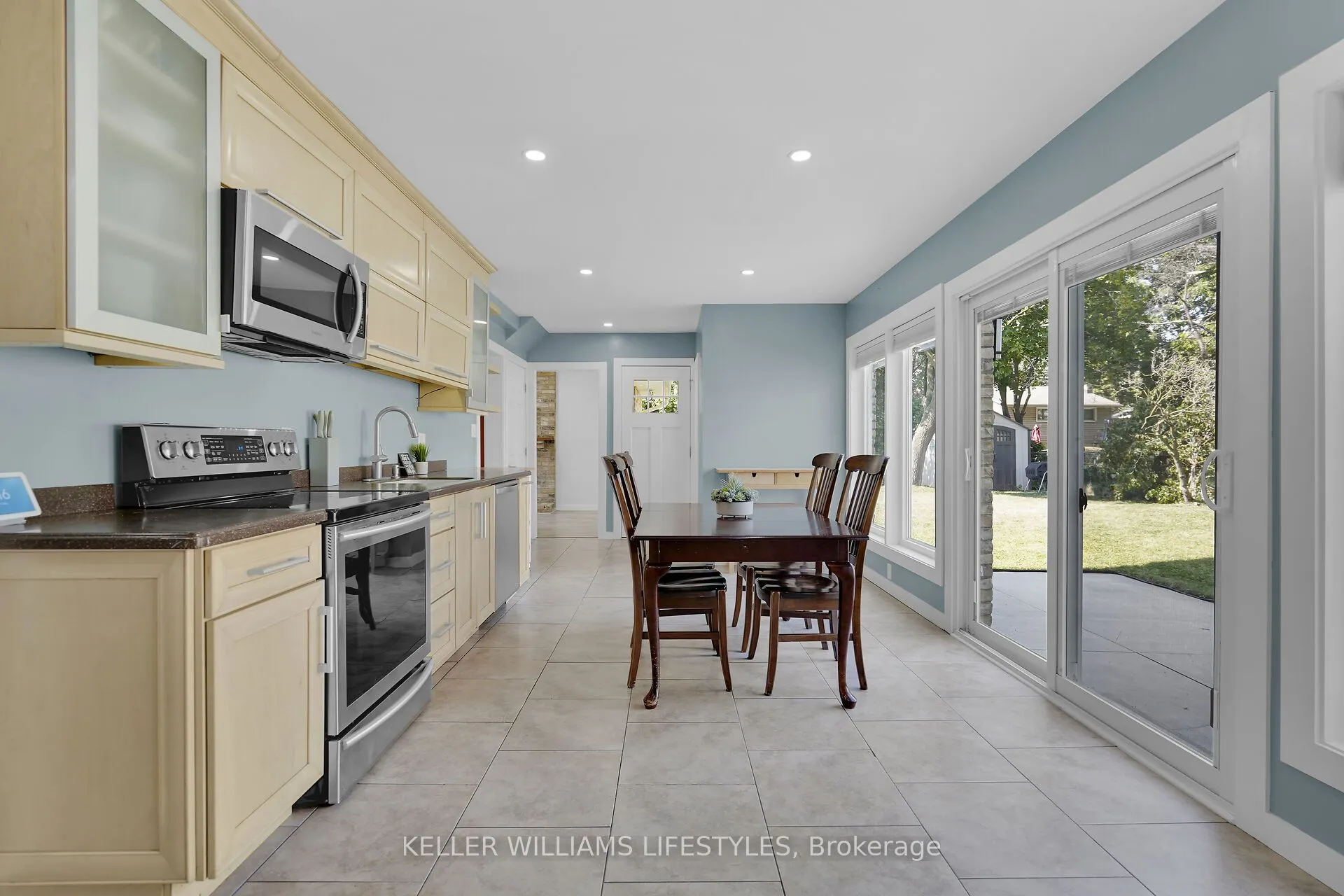 66 Lloyd Manor Crescent