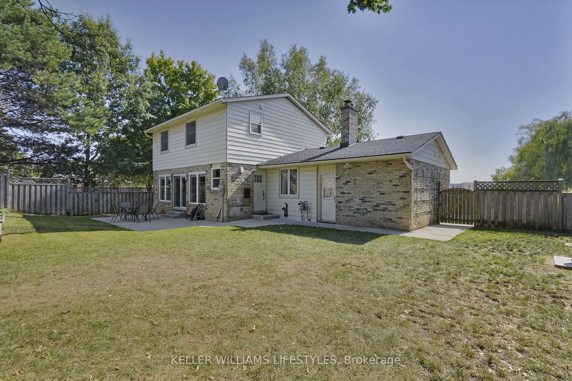 66 Lloyd Manor Crescent