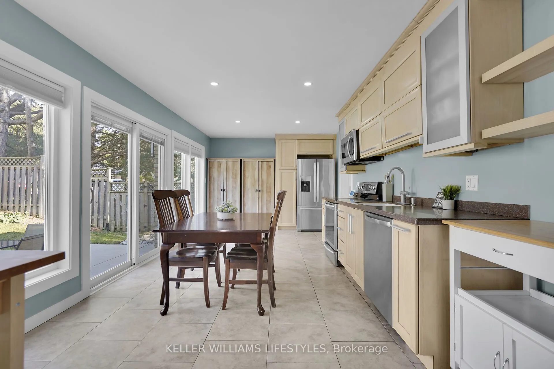66 Lloyd Manor Crescent