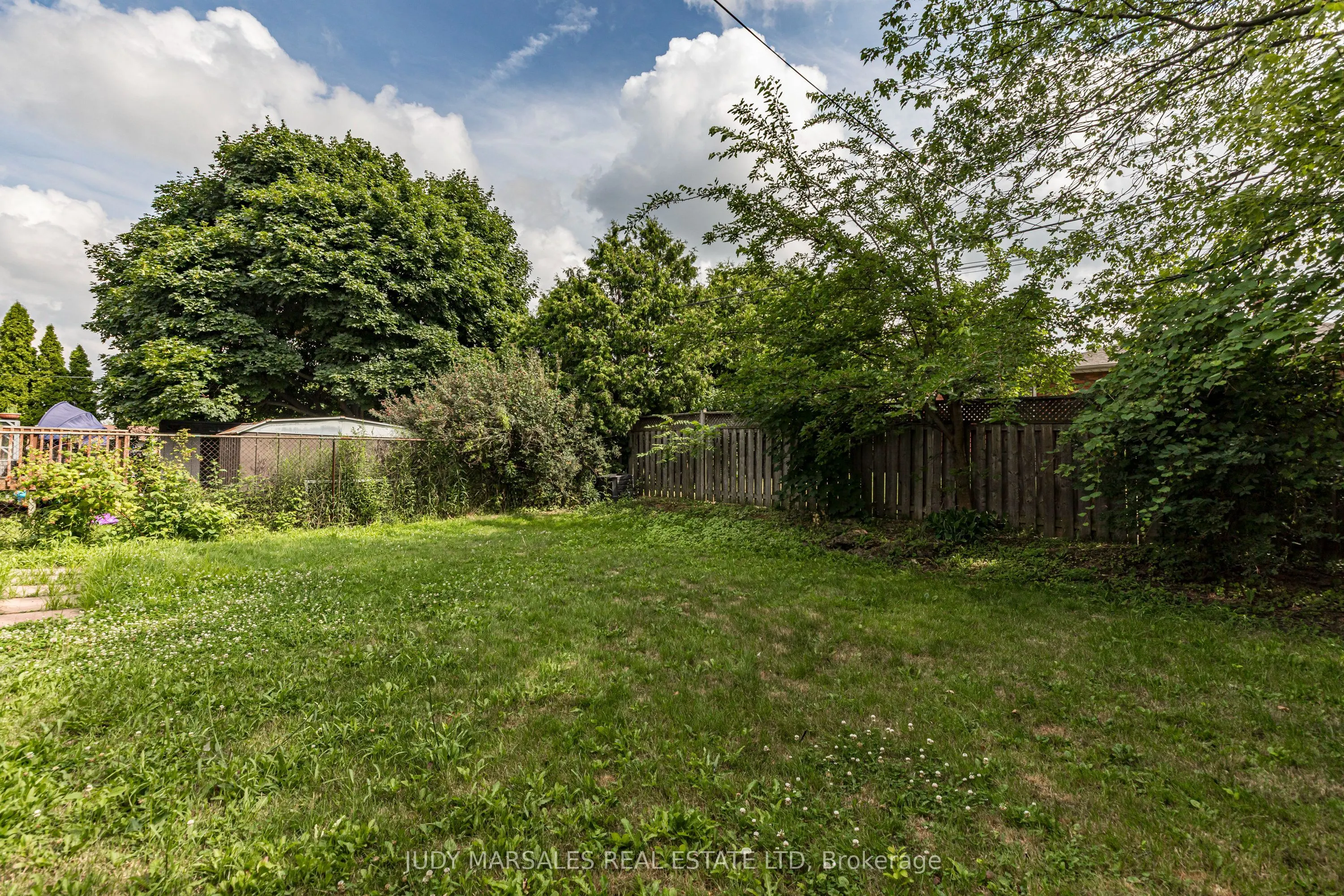 20 Burfield Avenue