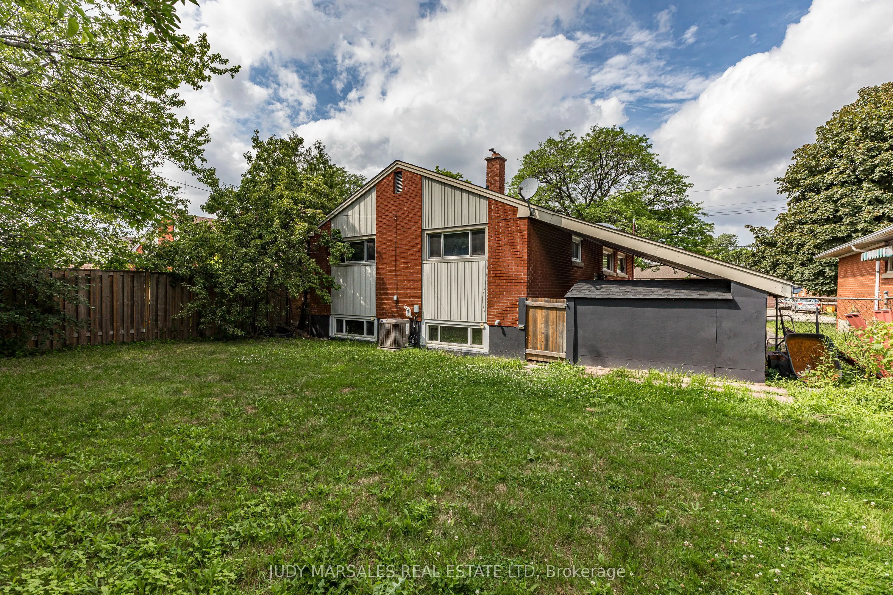 20 Burfield Avenue