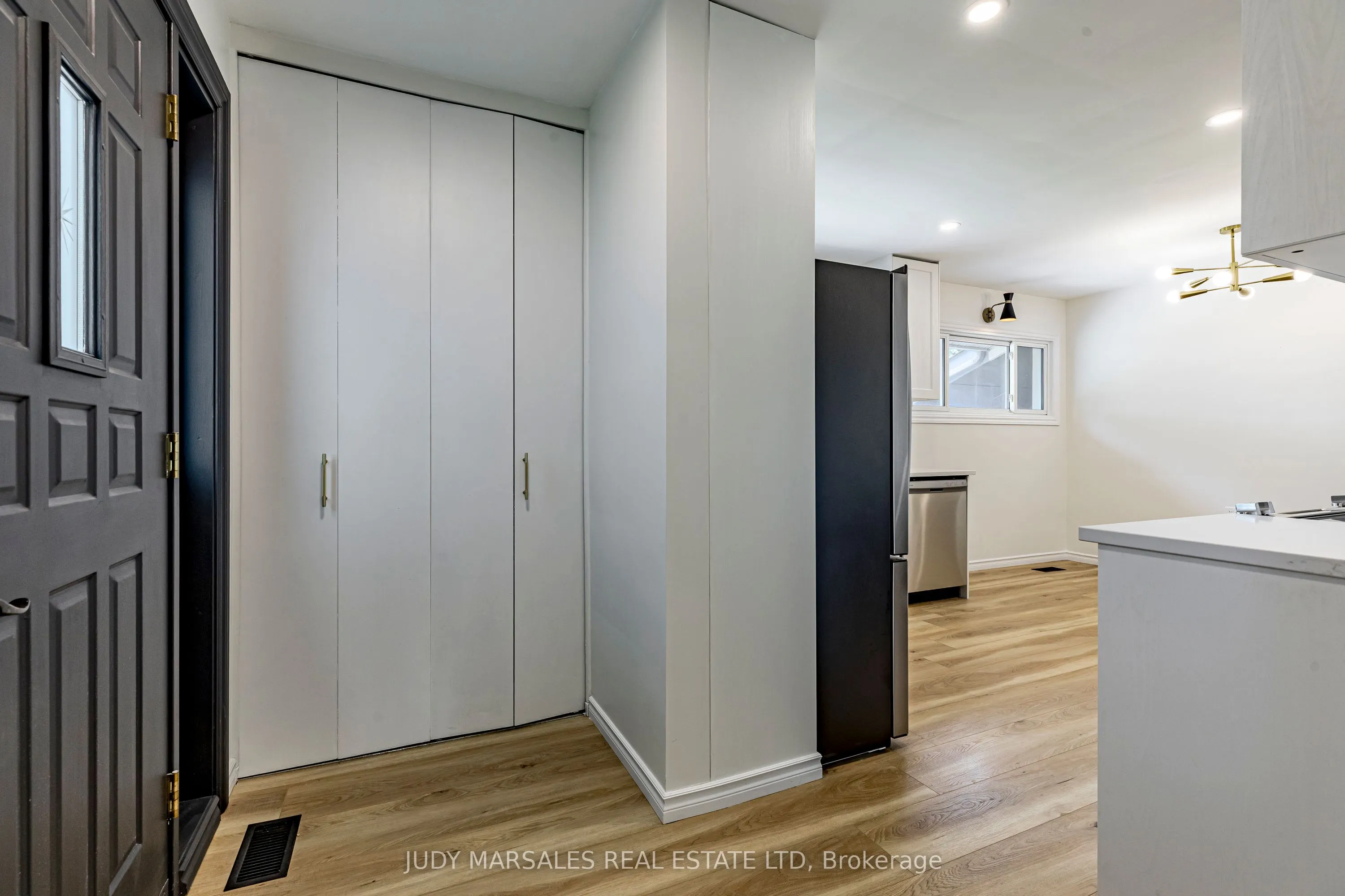 20 Burfield Avenue