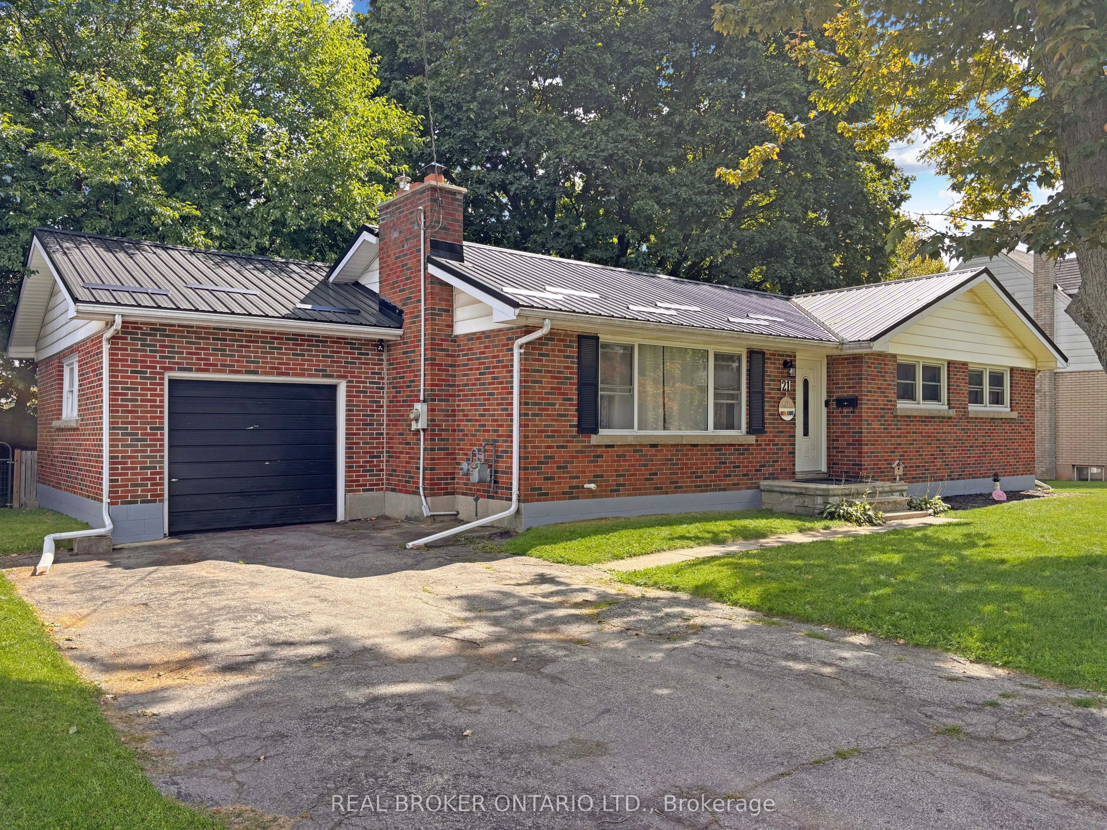 21 Richard Avenue