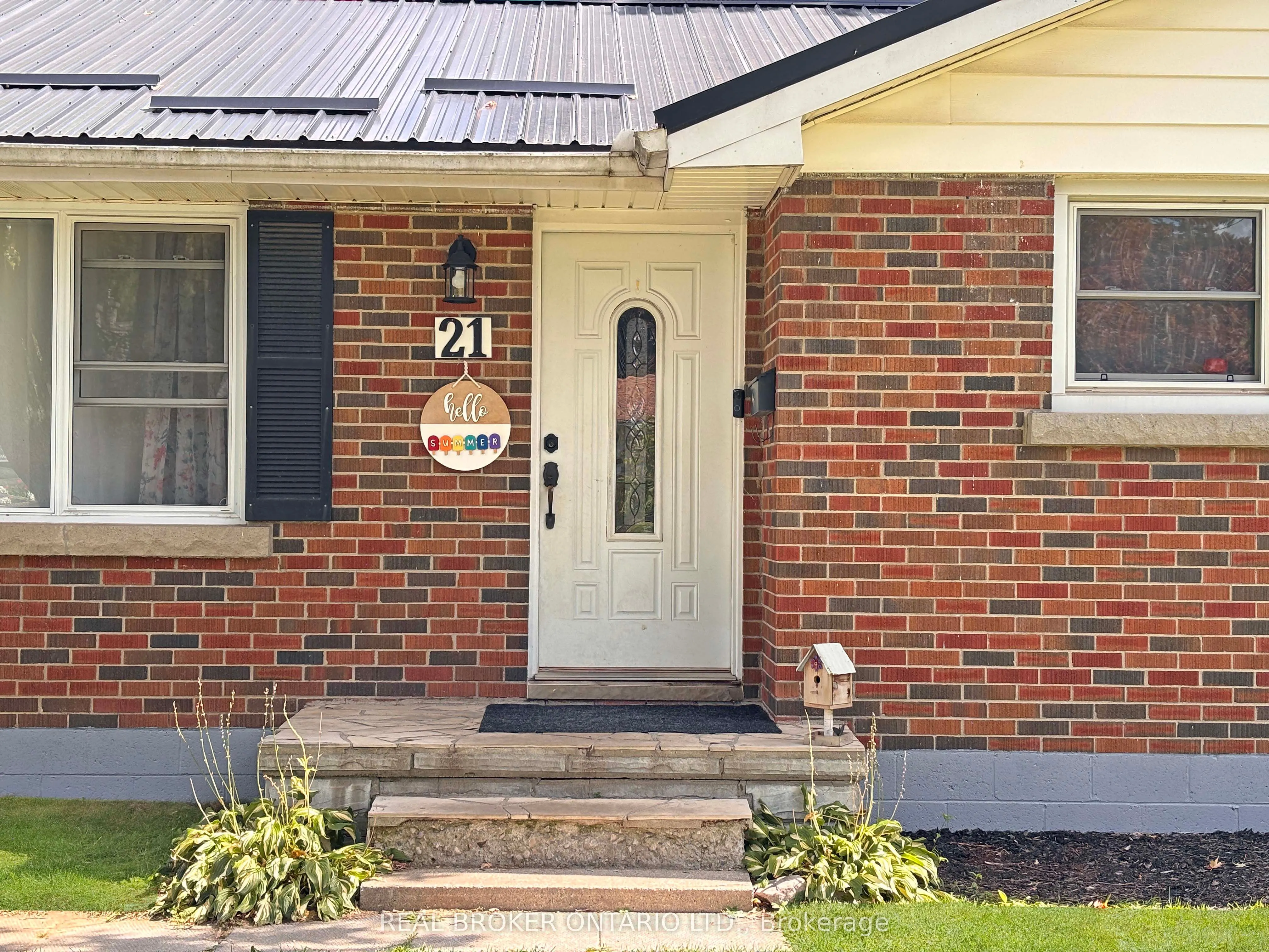 21 Richard Avenue