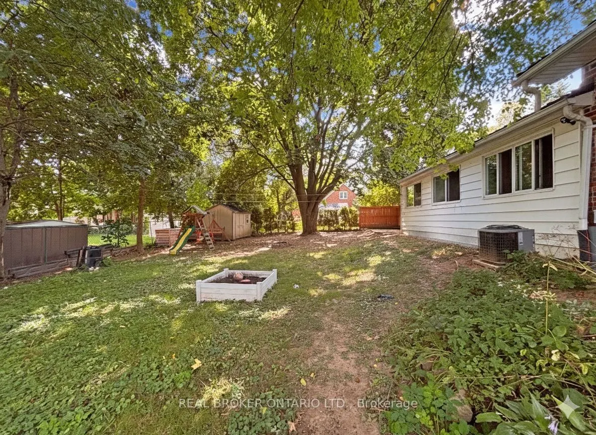 21 Richard Avenue
