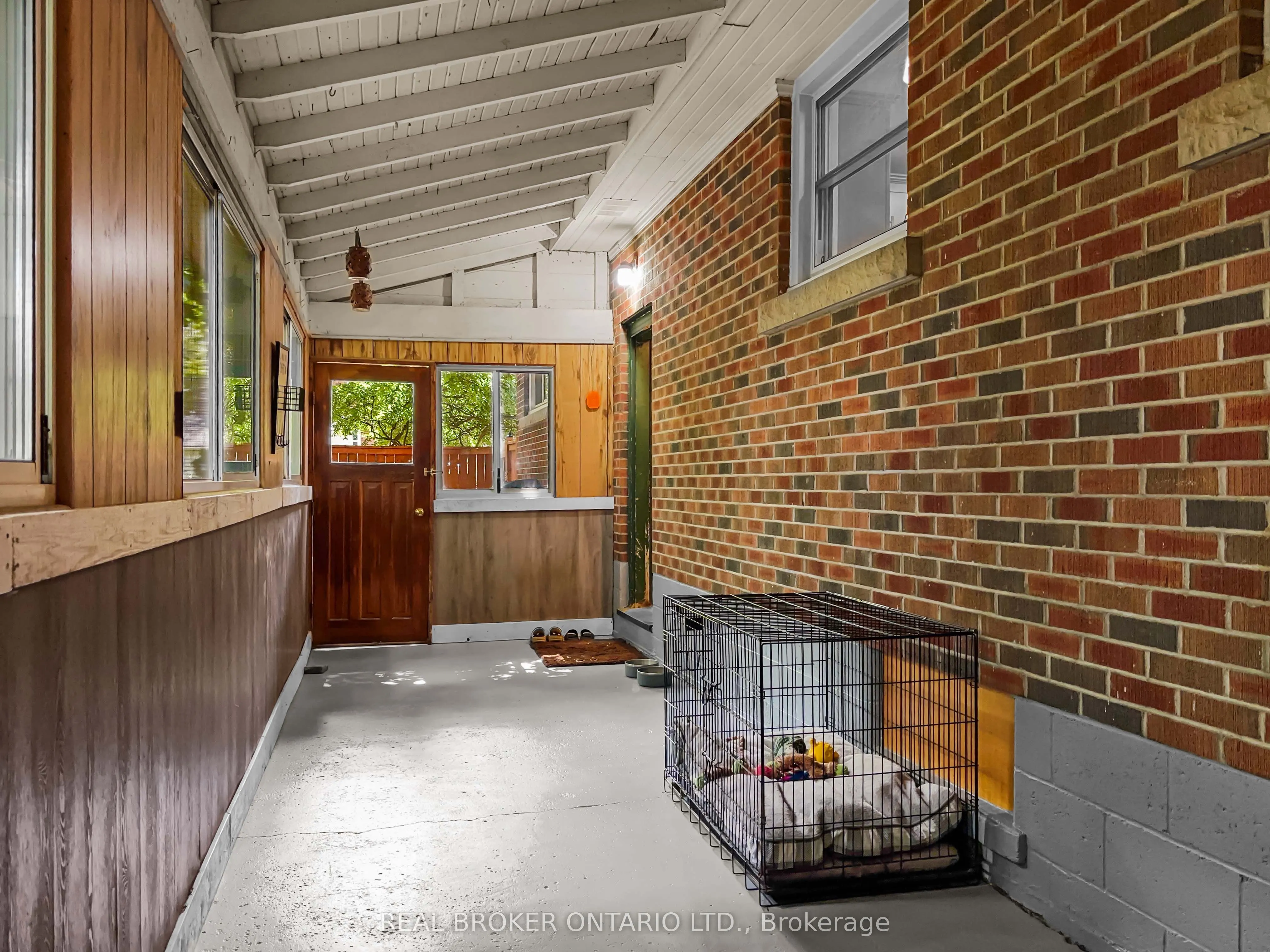21 Richard Avenue