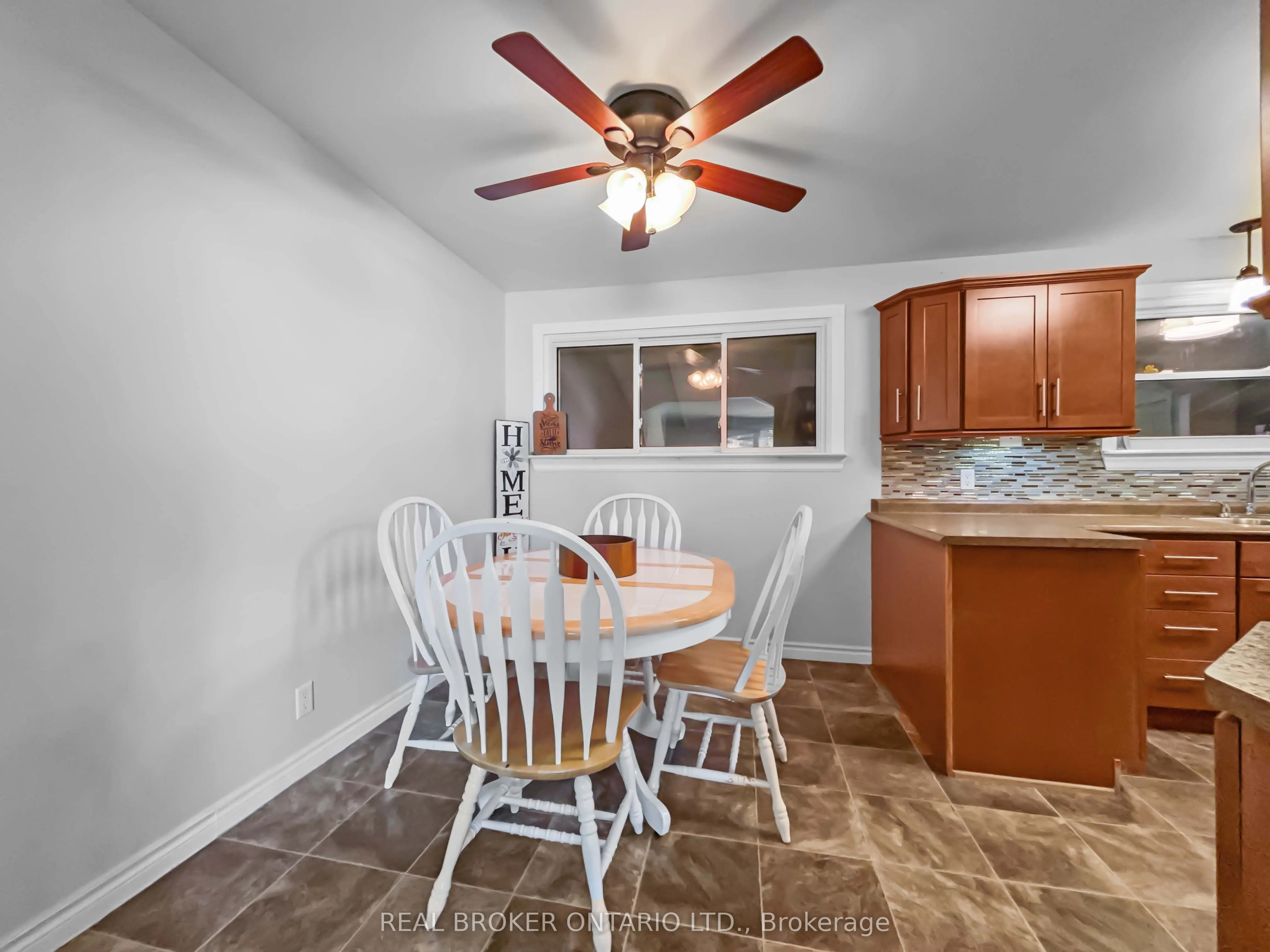 21 Richard Avenue