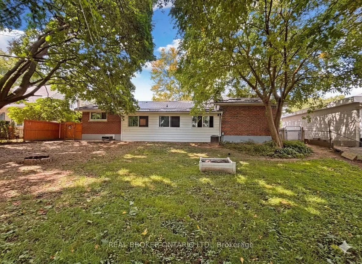 21 Richard Avenue
