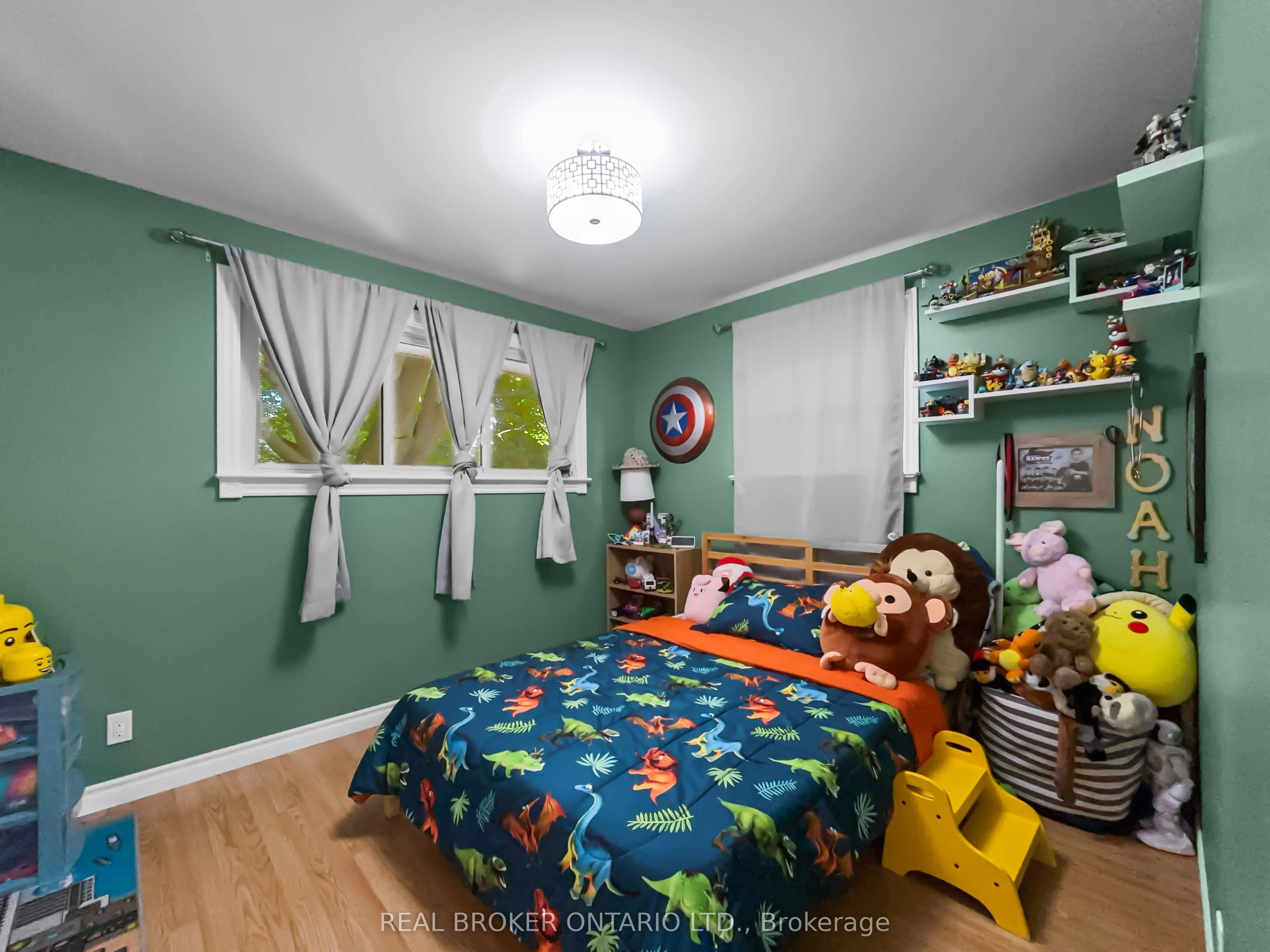 21 Richard Avenue
