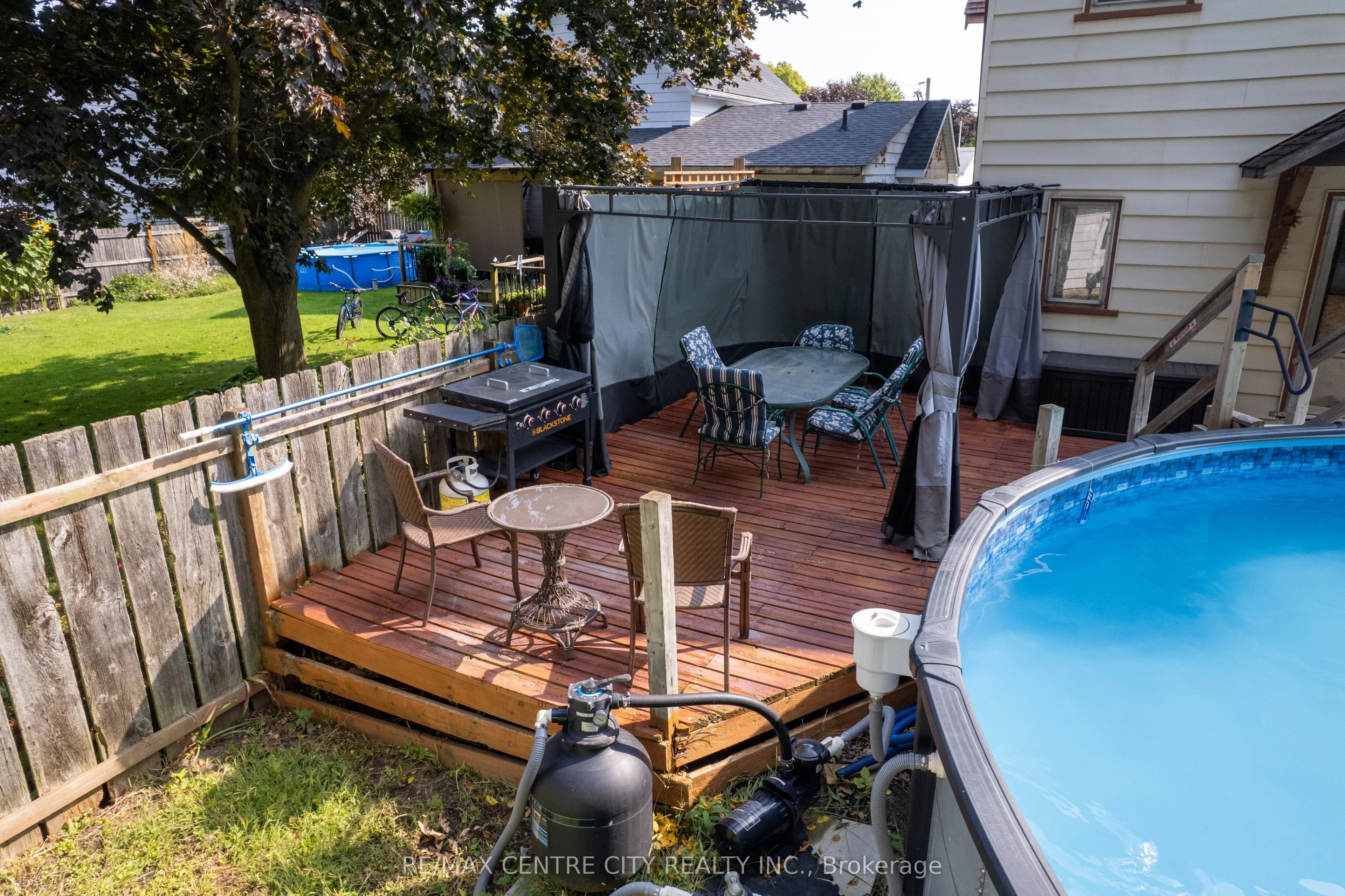 3261 Elgin Street