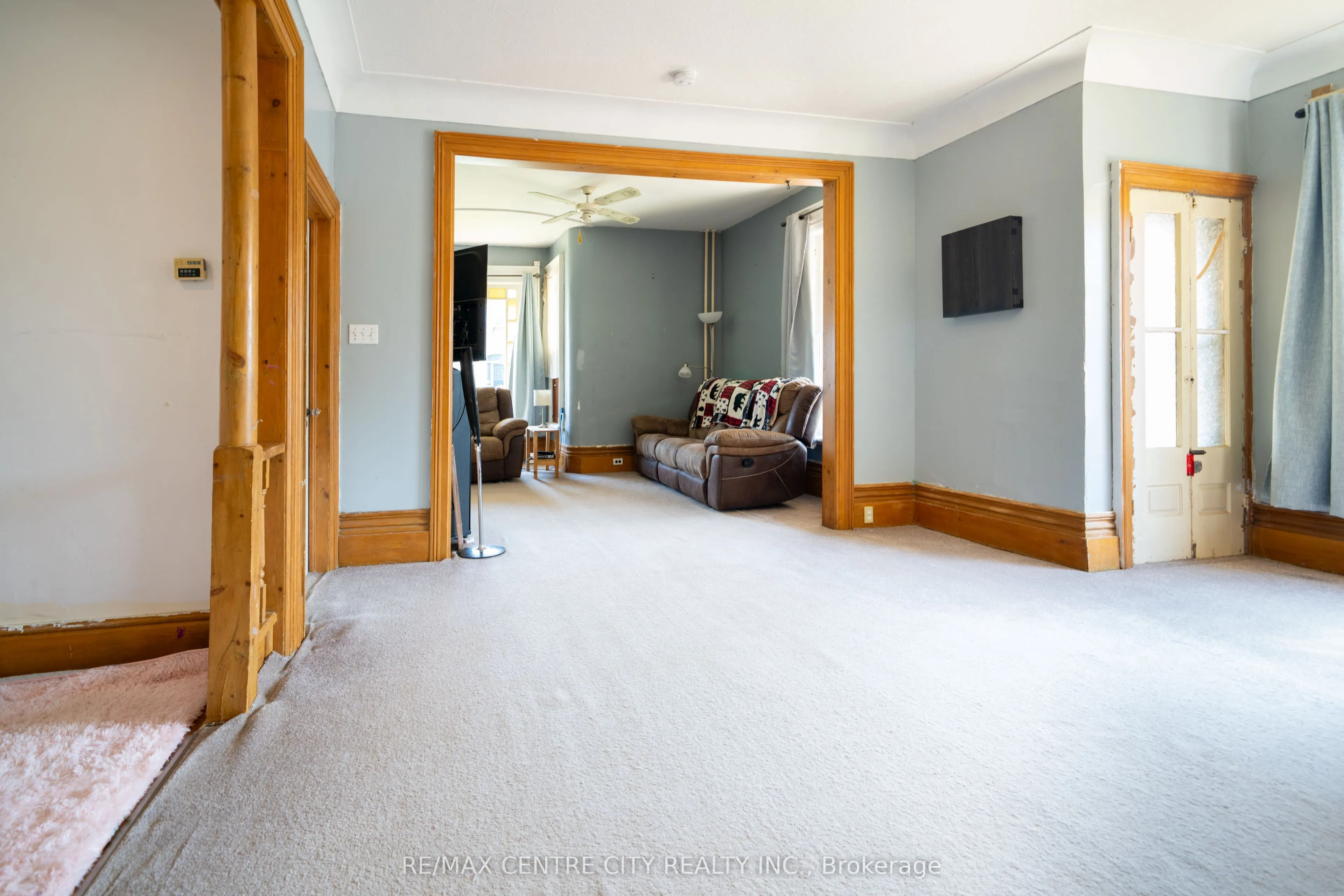 3261 Elgin Street