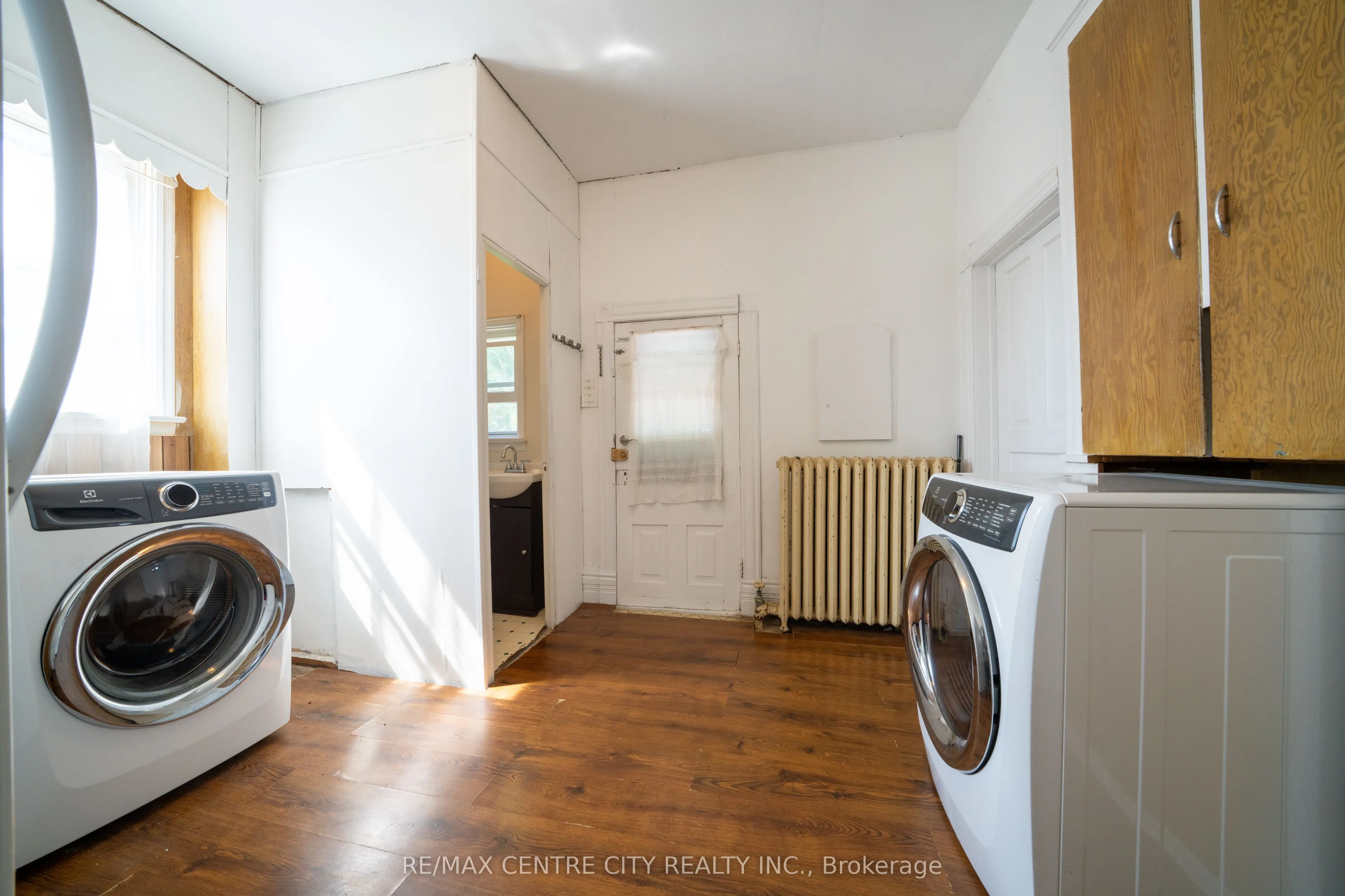 3261 Elgin Street