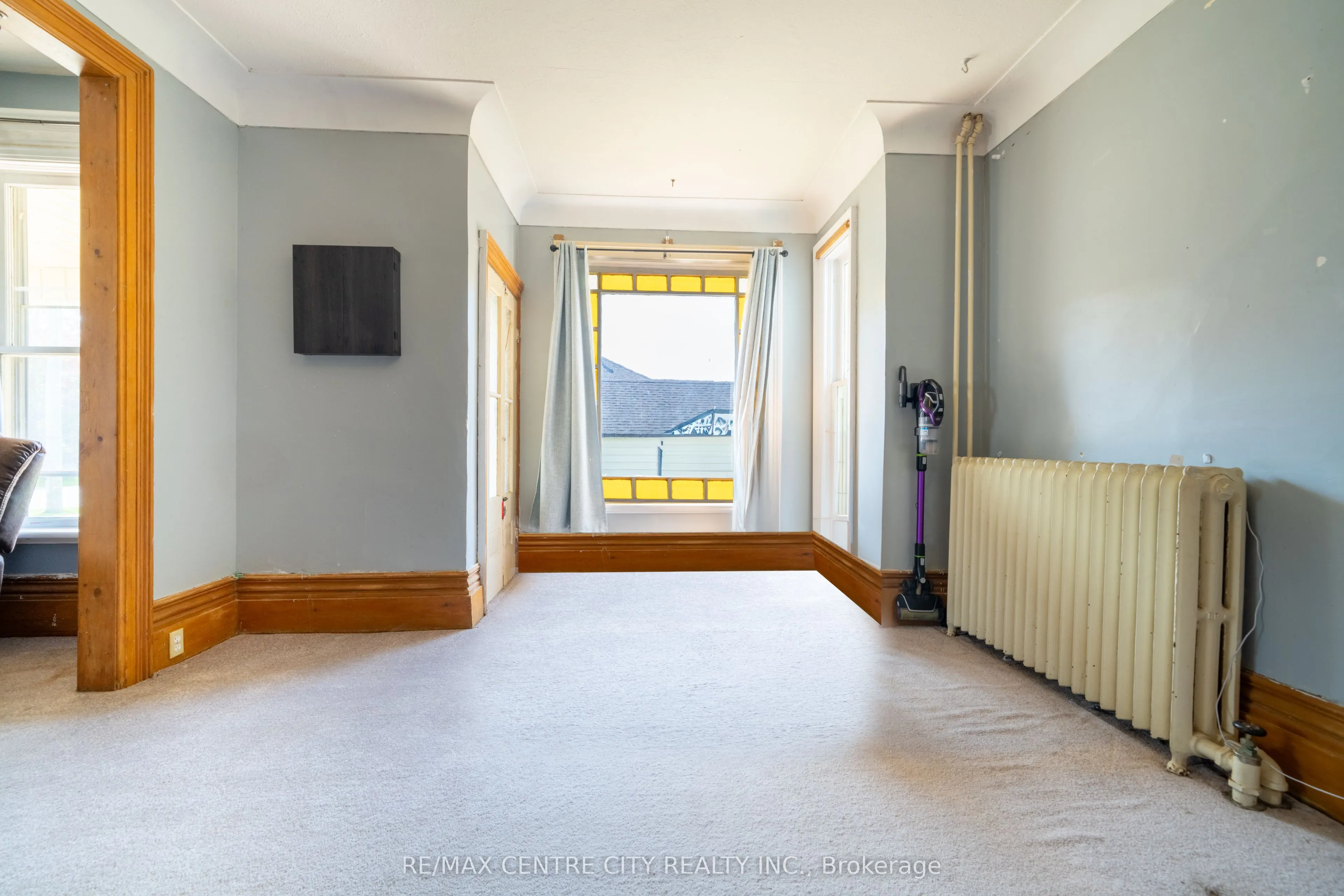 3261 Elgin Street