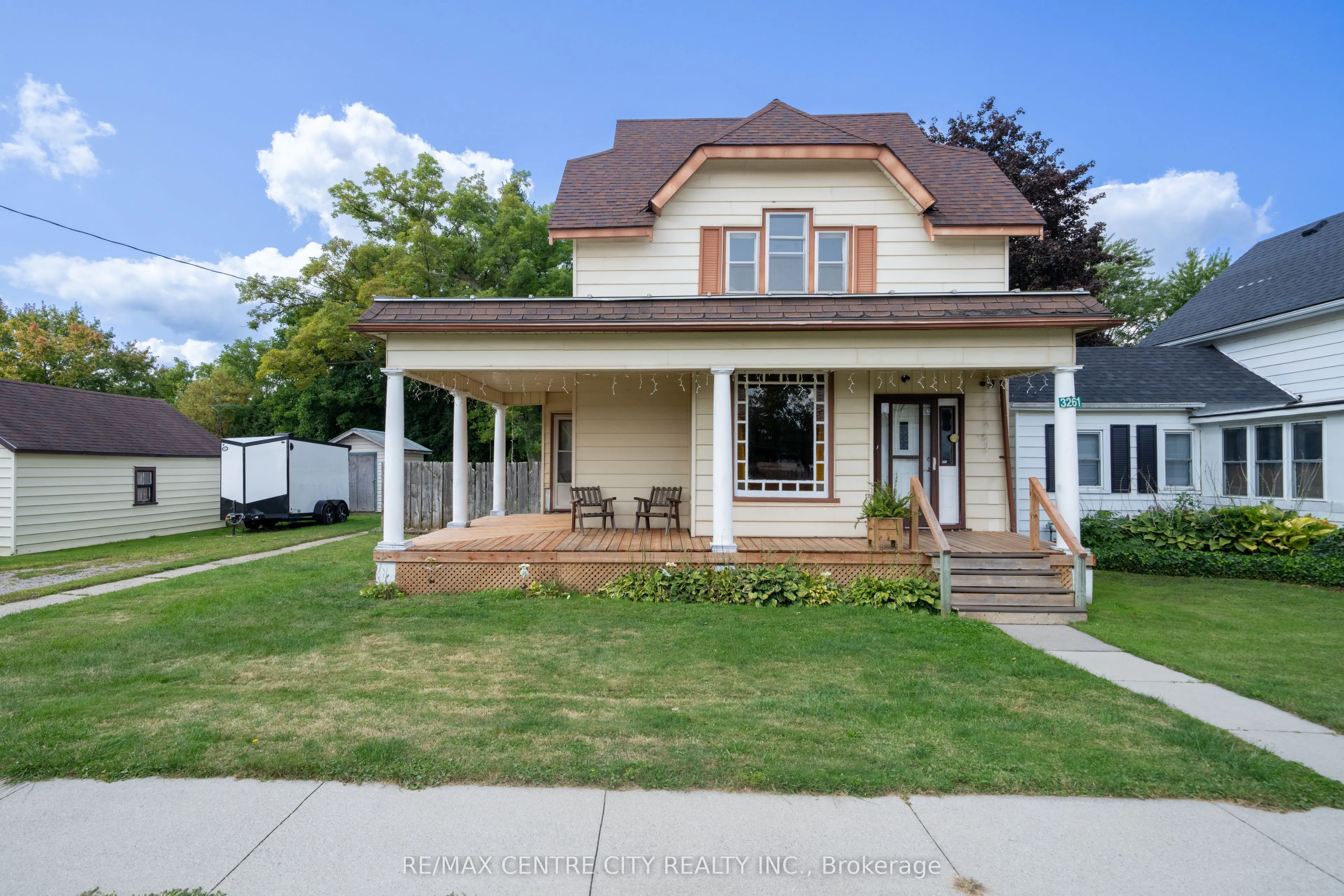 3261 Elgin Street