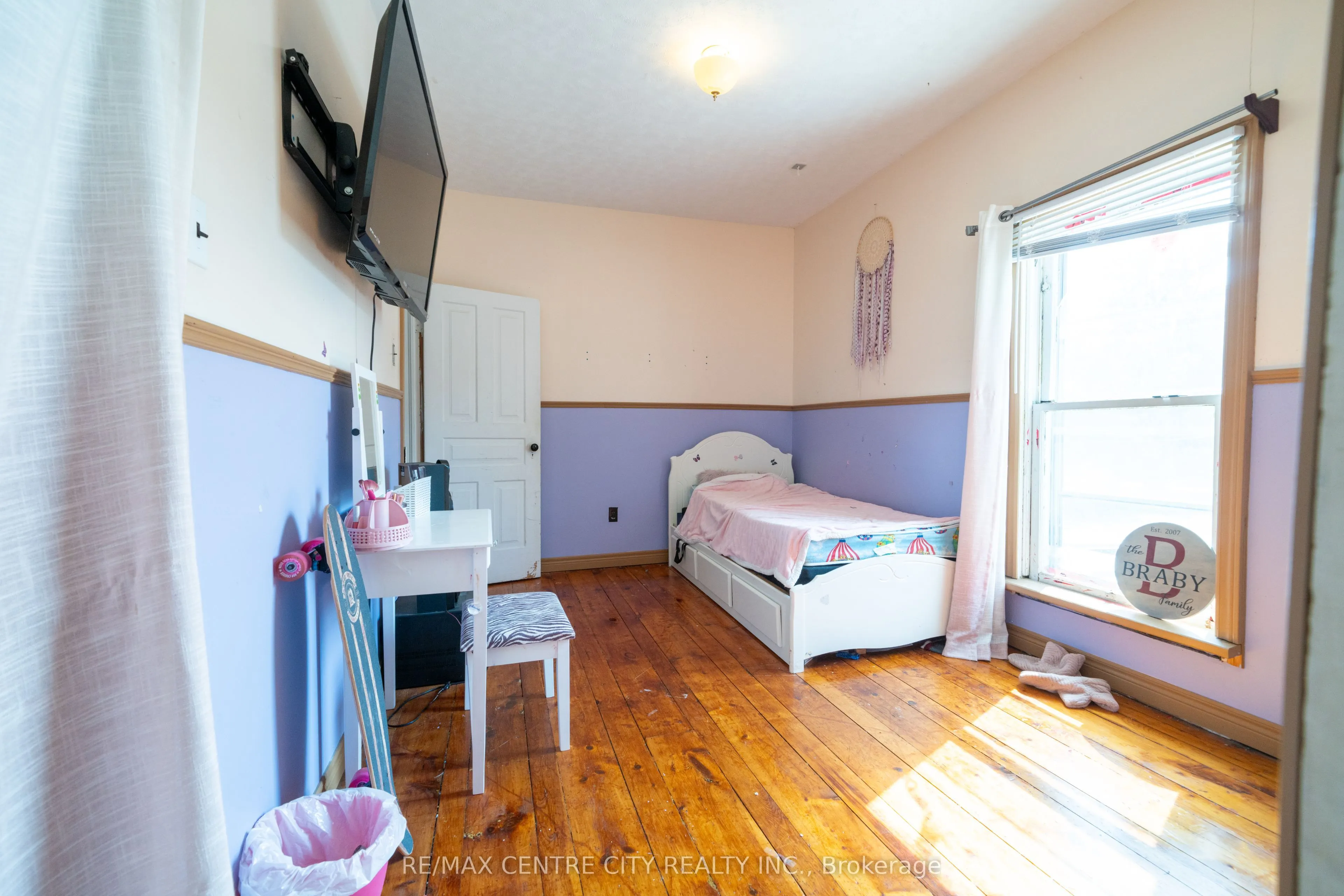 3261 Elgin Street