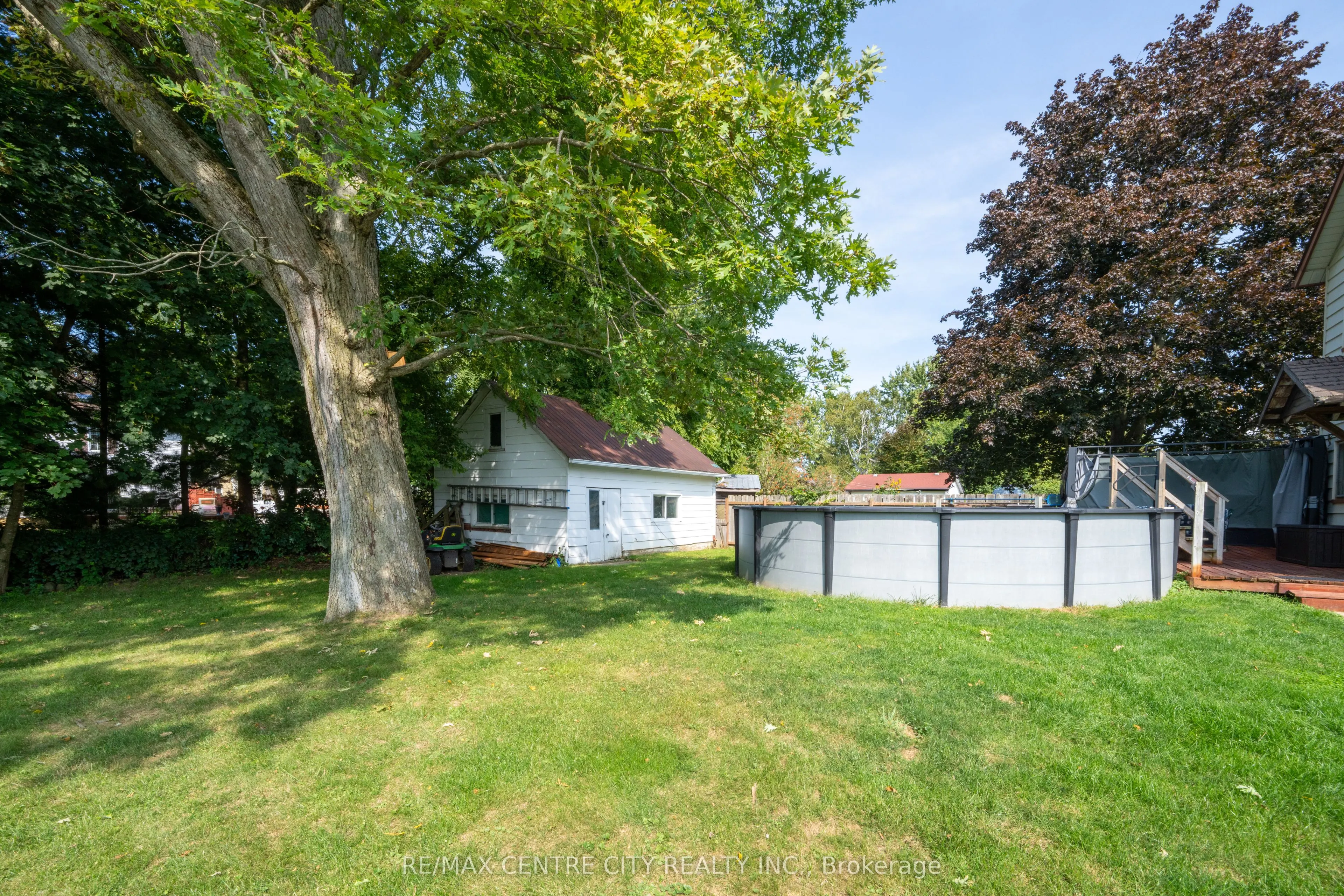 3261 Elgin Street