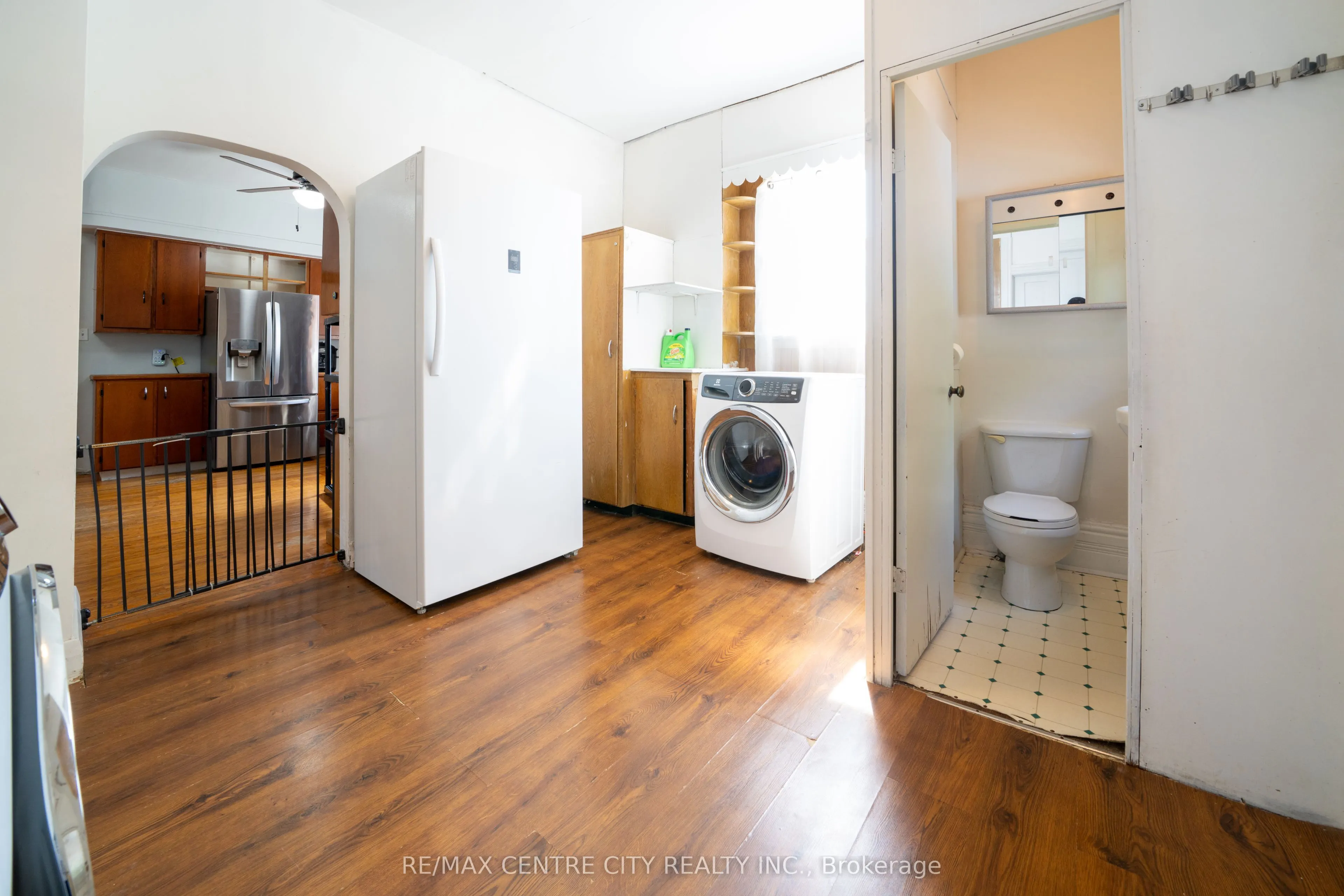 3261 Elgin Street