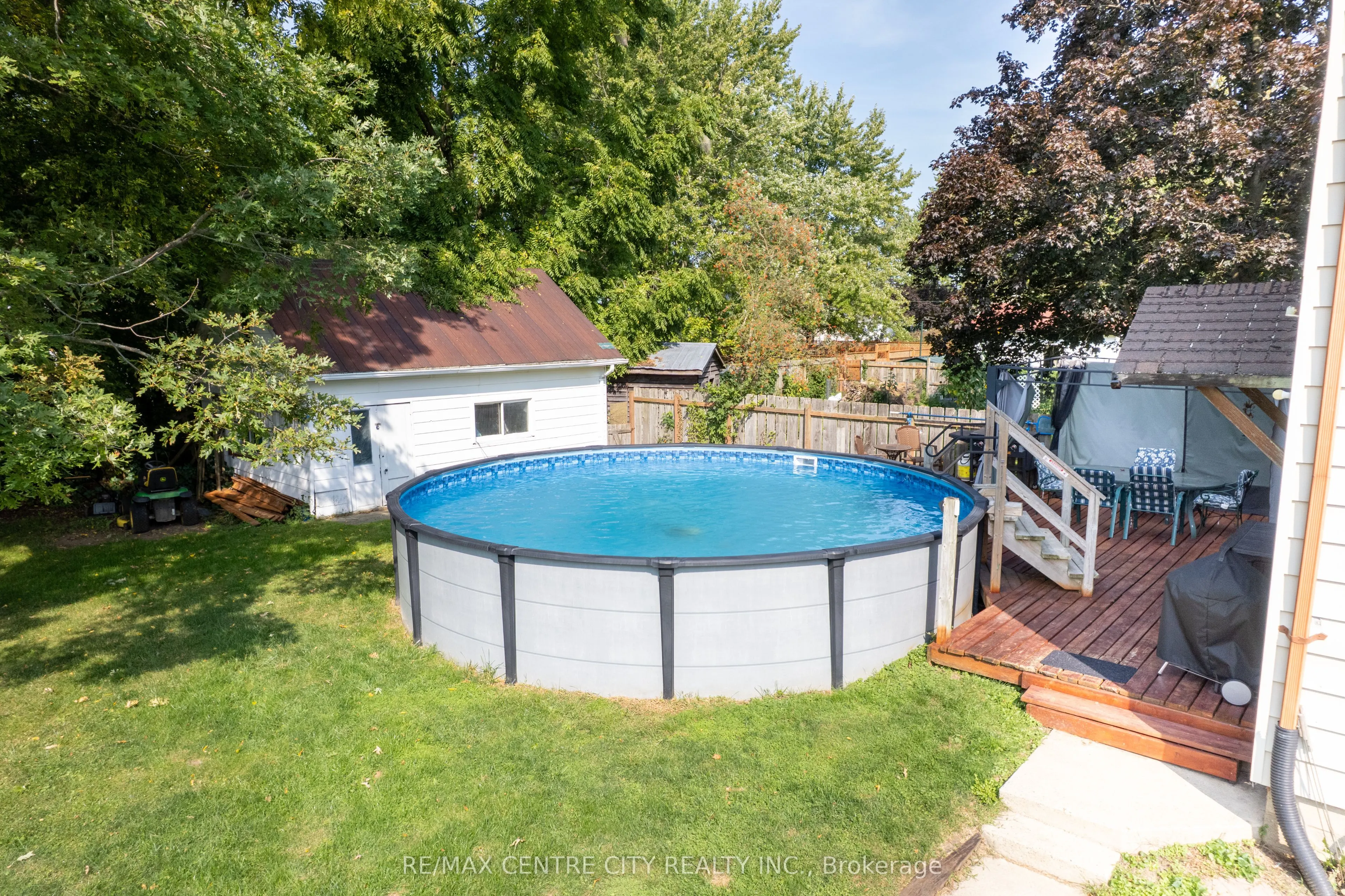 3261 Elgin Street