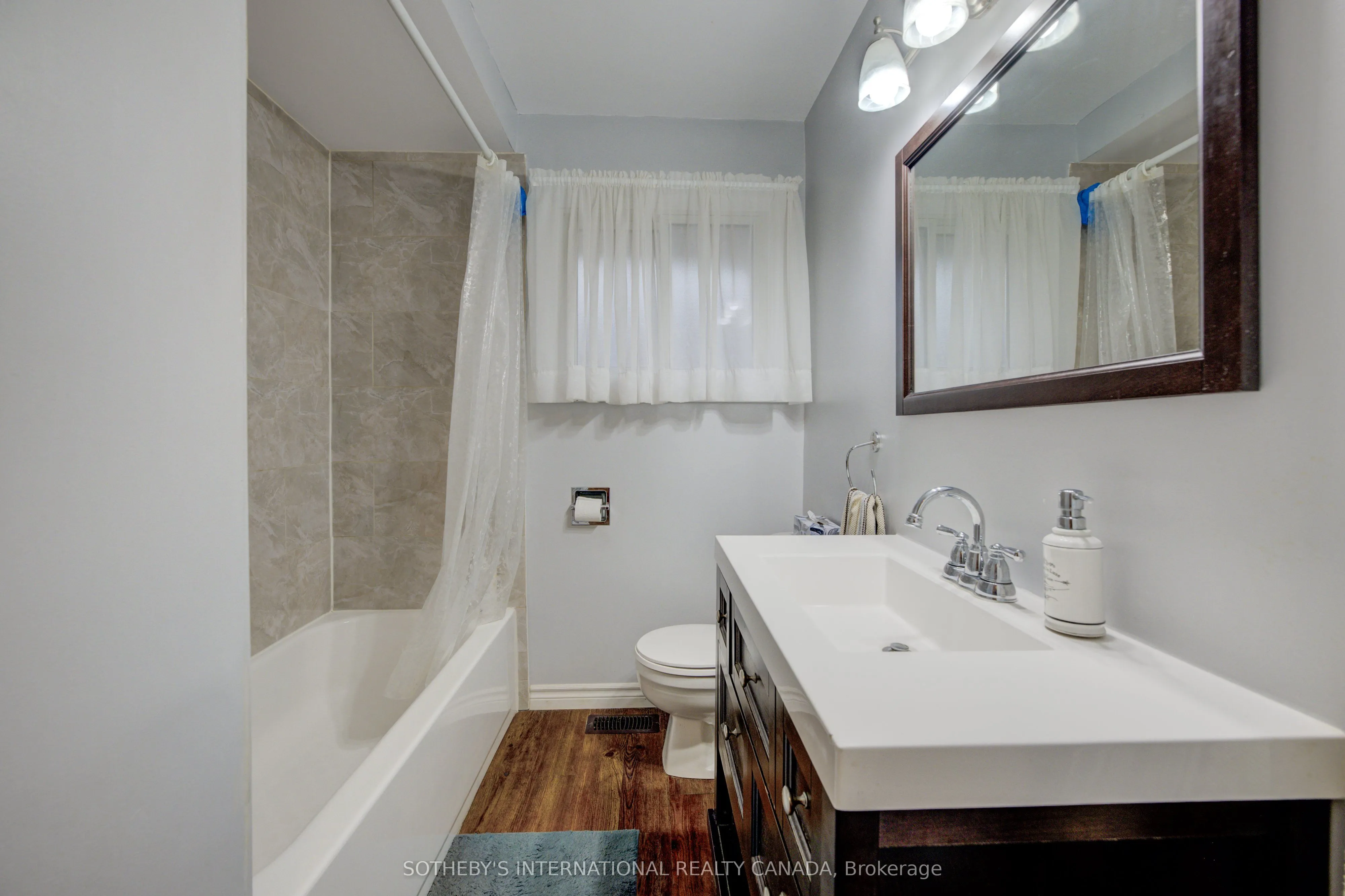 51 Ottawa Crescent W