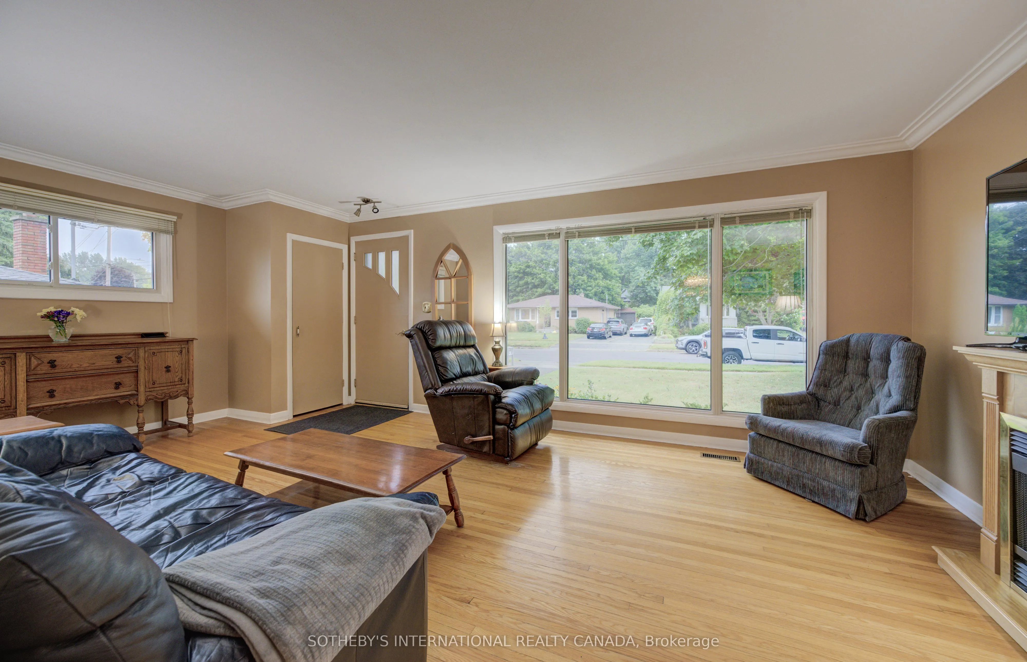 51 Ottawa Crescent W