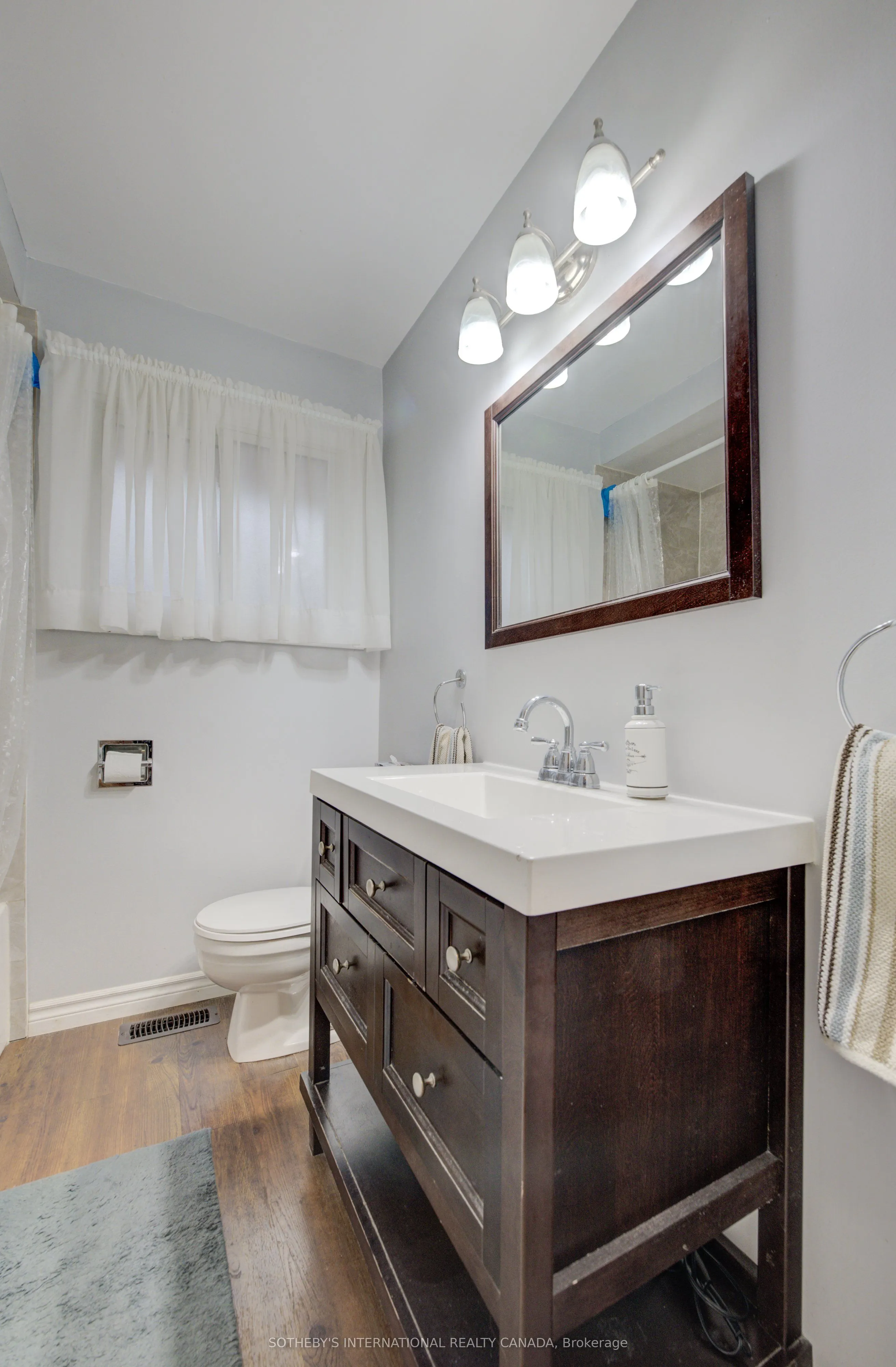 51 Ottawa Crescent W