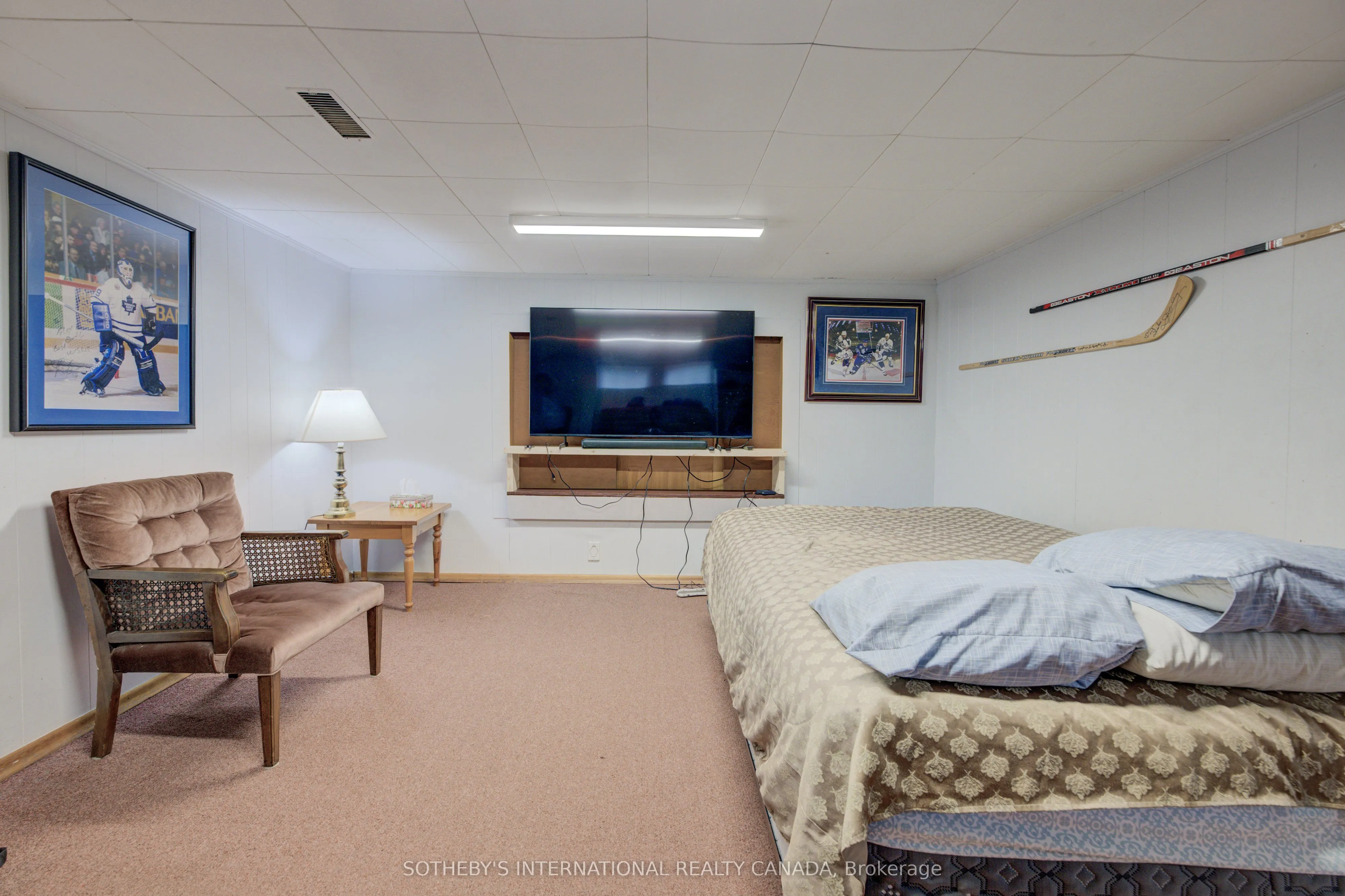 51 Ottawa Crescent W
