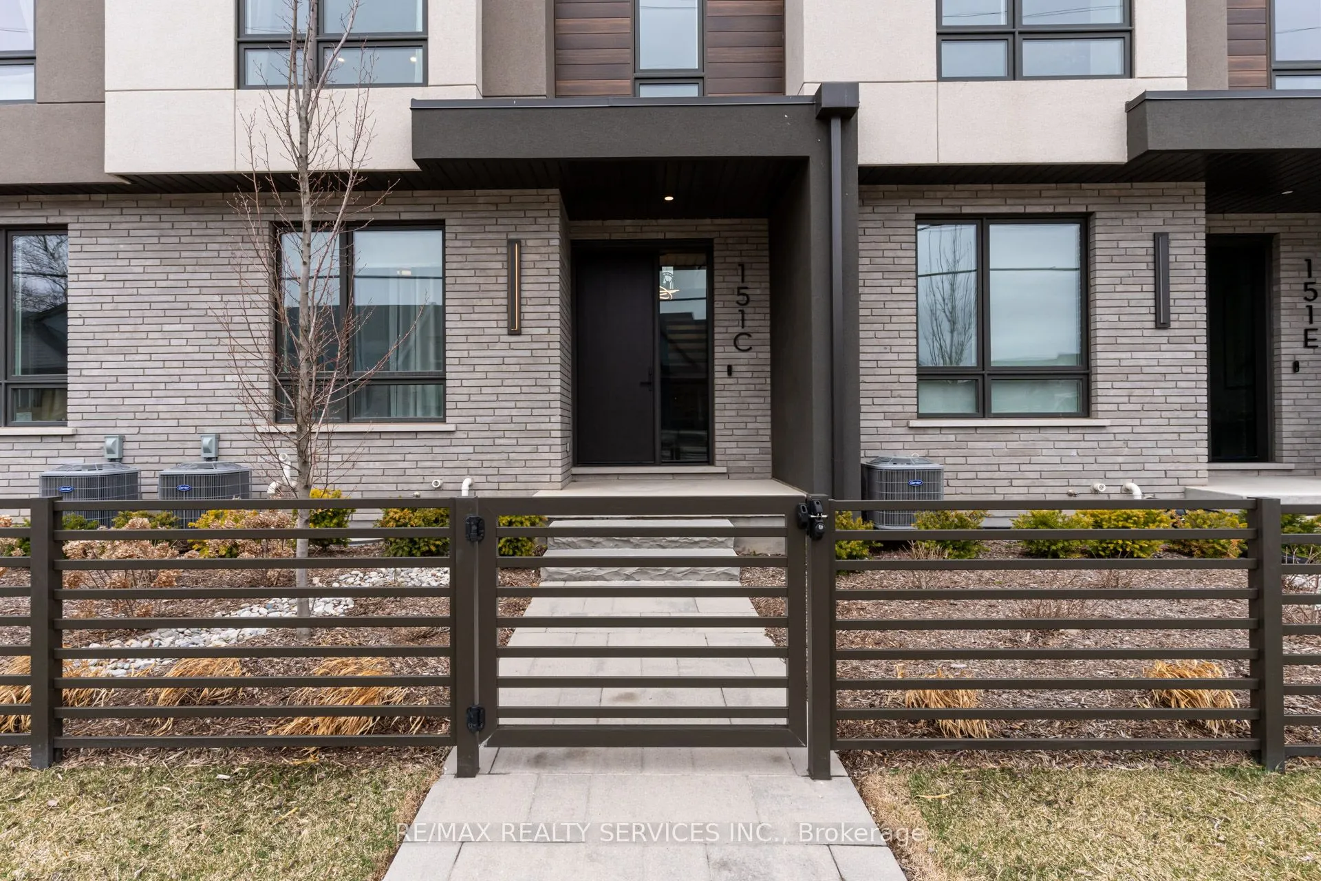 151C Port Robinson Road, #15