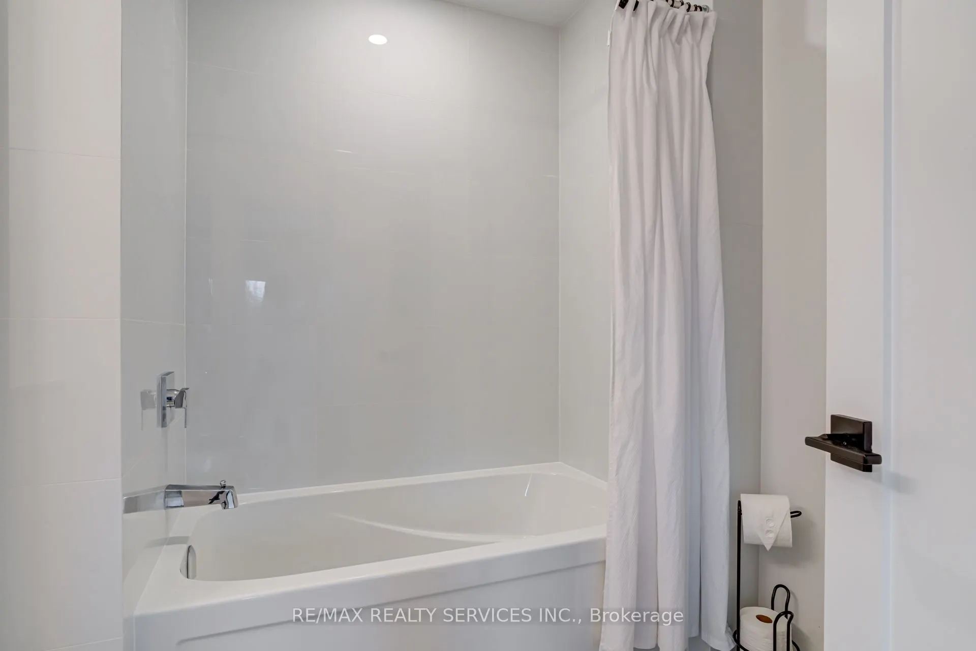 151C Port Robinson Road, #15
