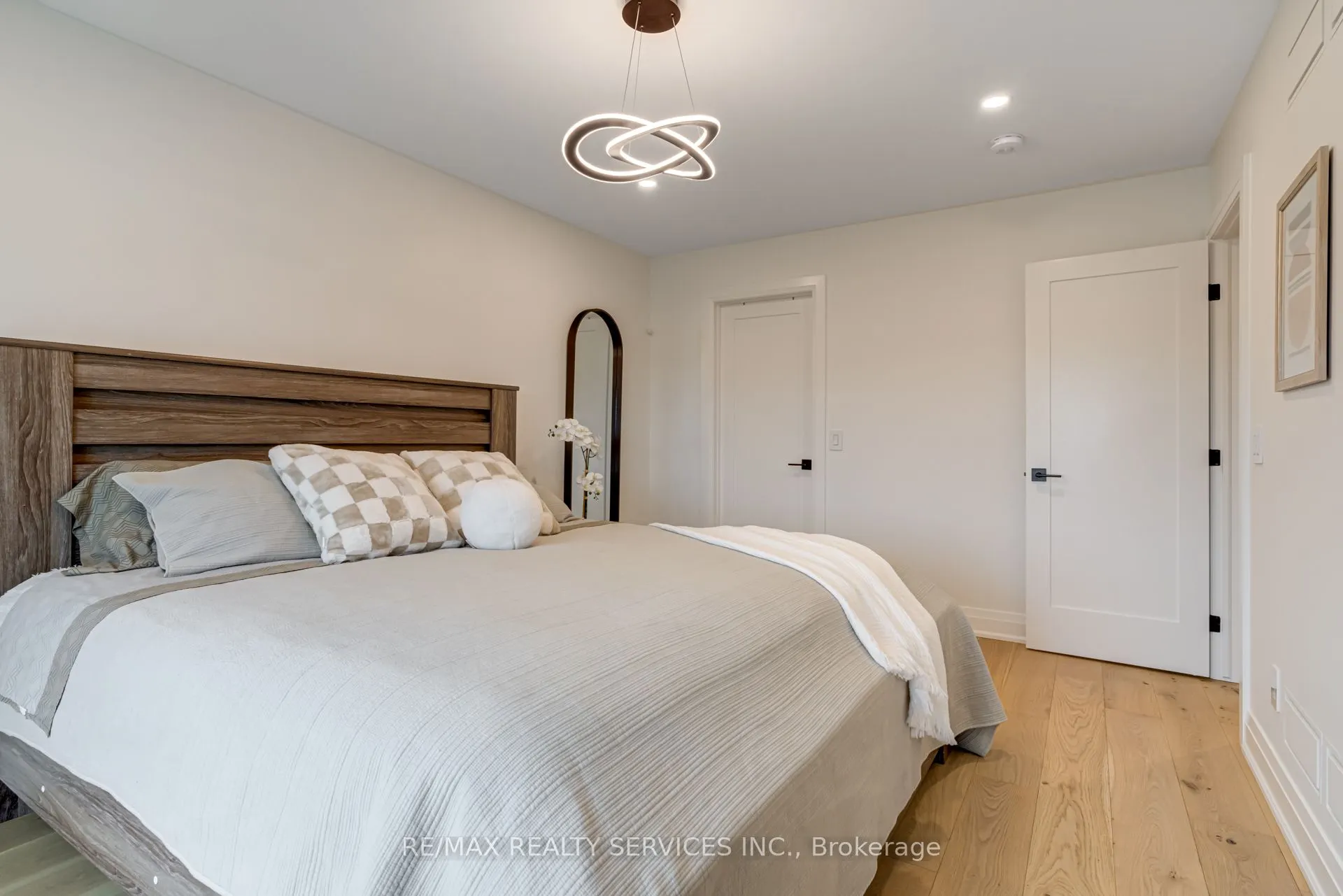 151C Port Robinson Road, #15