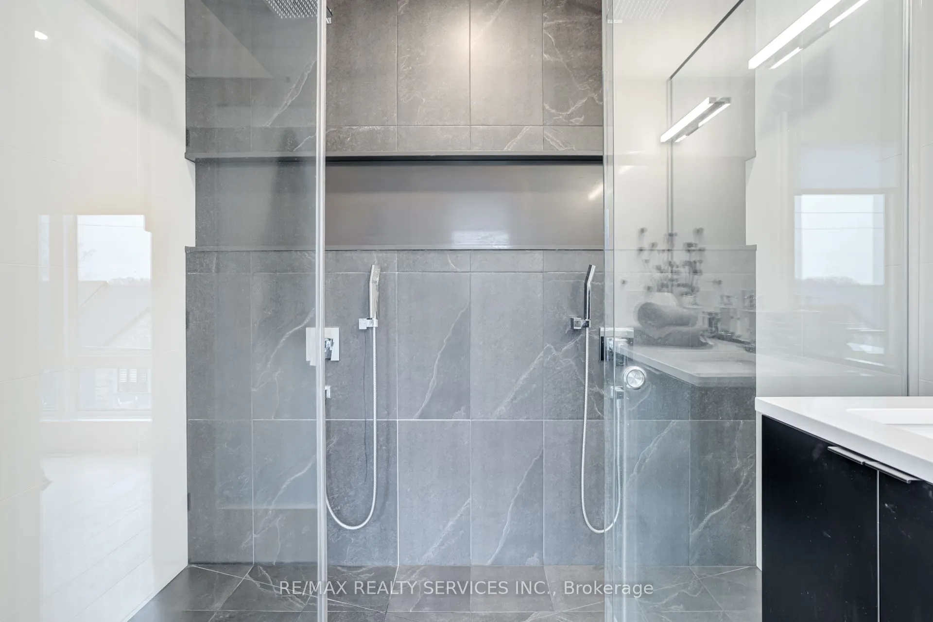 151C Port Robinson Road, #15