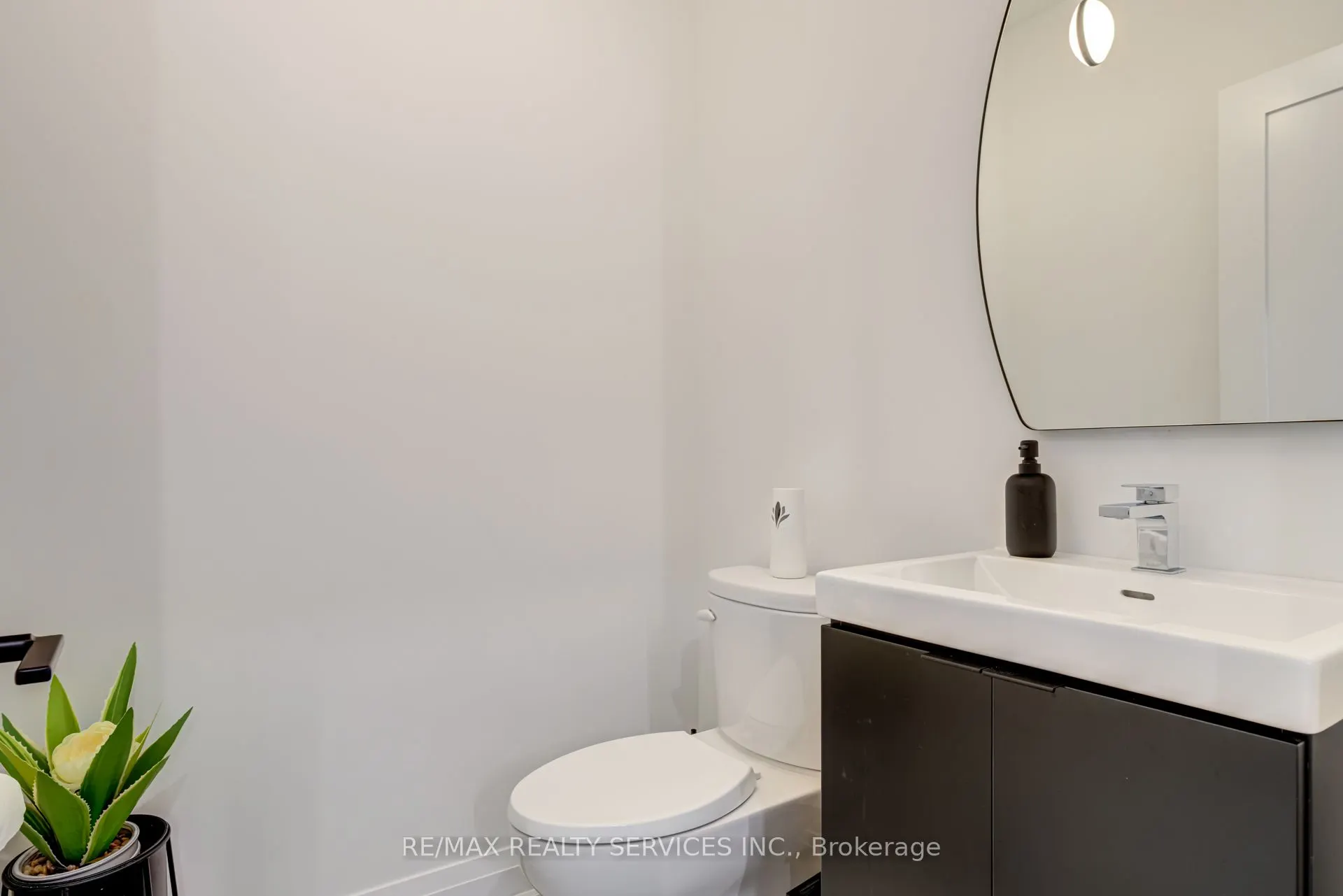 151C Port Robinson Road, #15