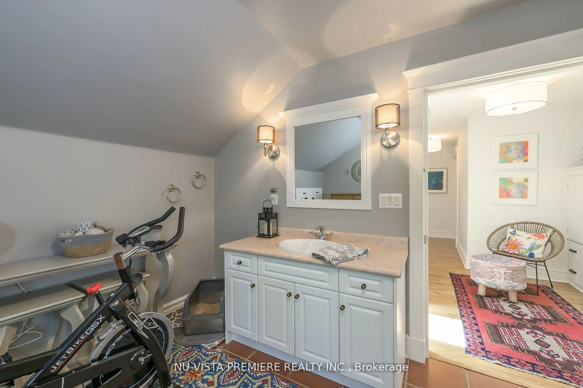 146 Commissioners Road E