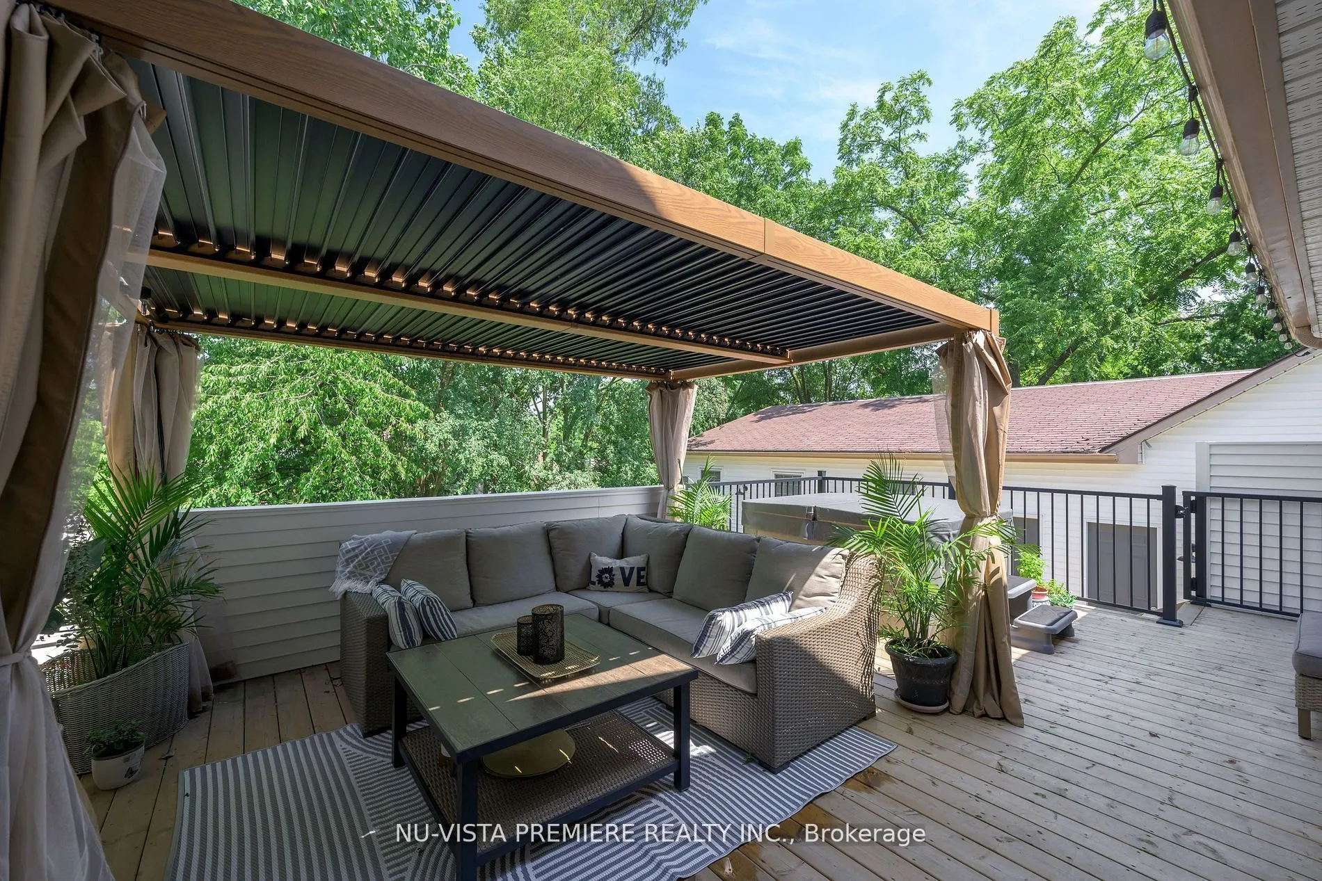 146 Commissioners Road E