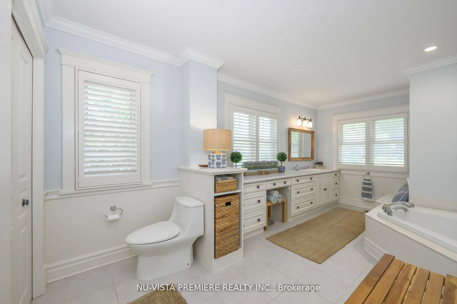 146 Commissioners Road E