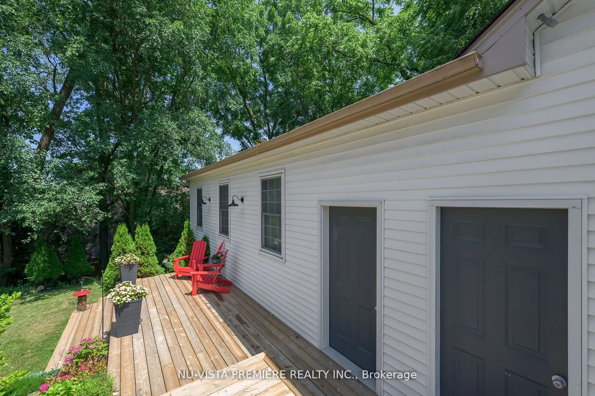 146 Commissioners Road E