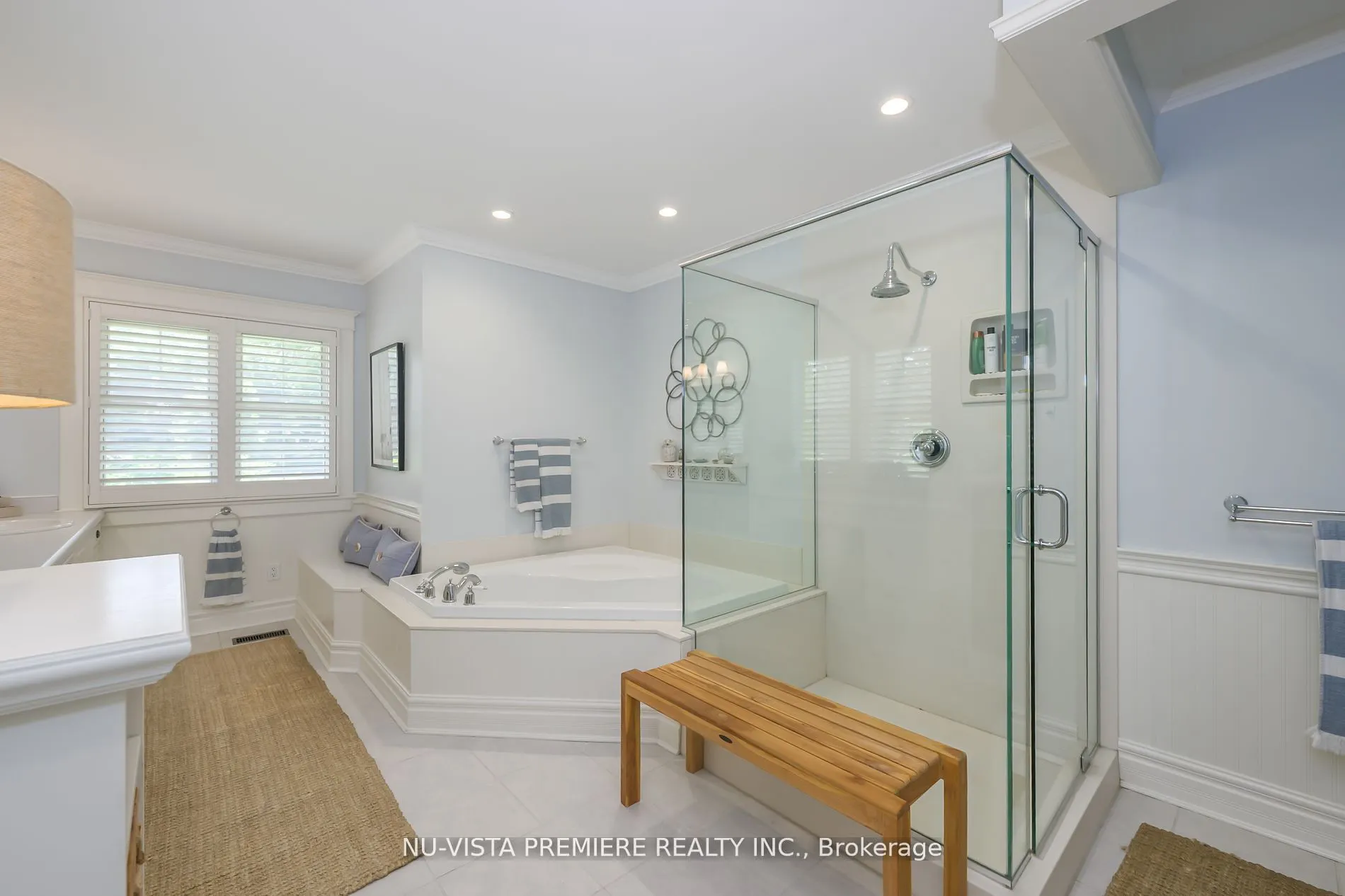 146 Commissioners Road E