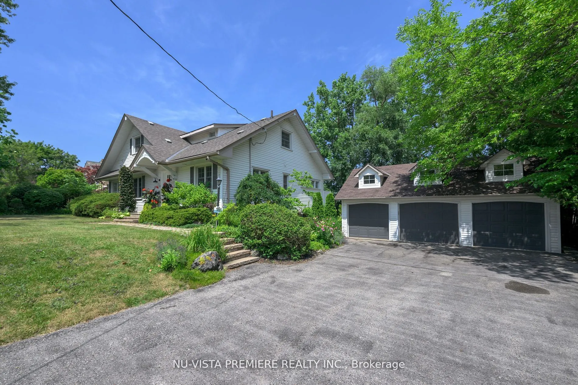 146 Commissioners Road E