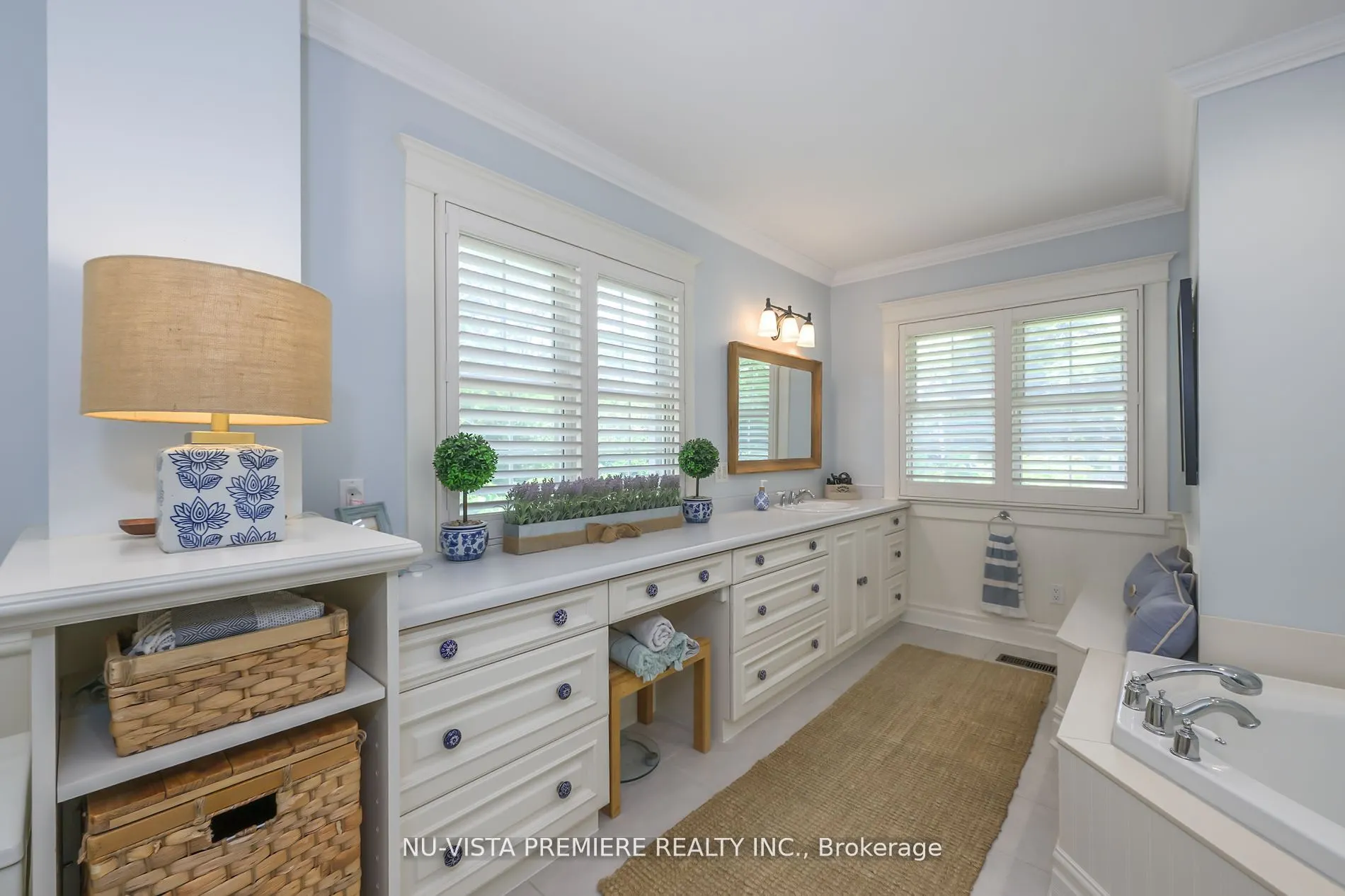146 Commissioners Road E