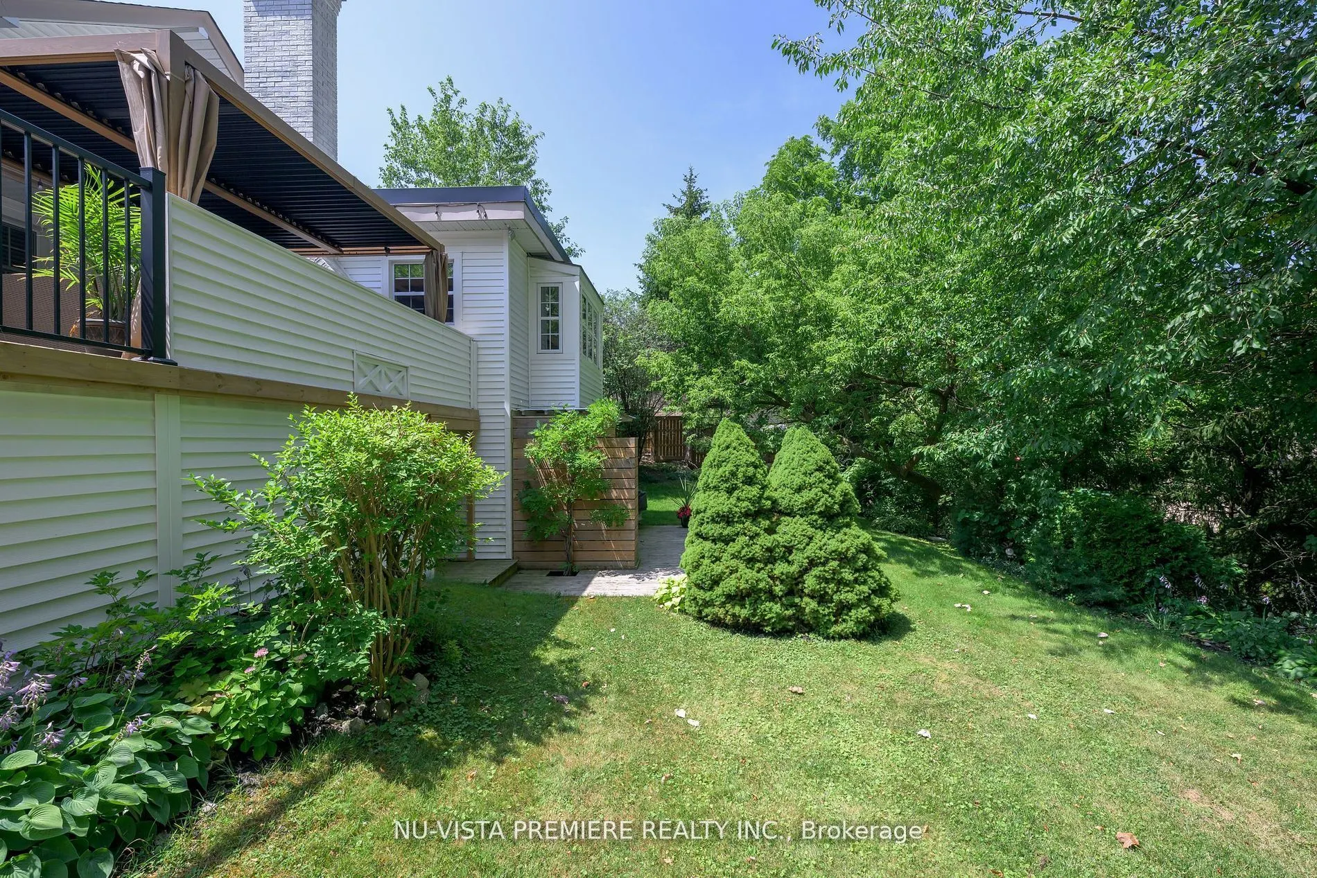 146 Commissioners Road E