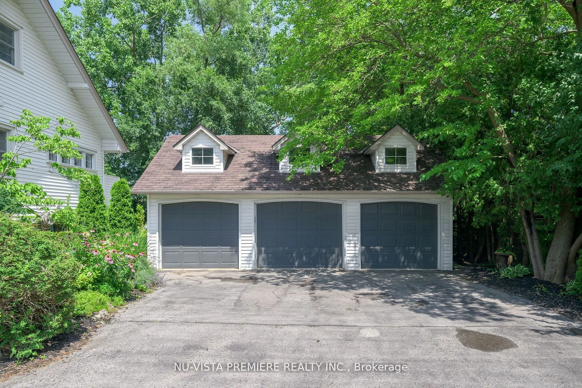 146 Commissioners Road E