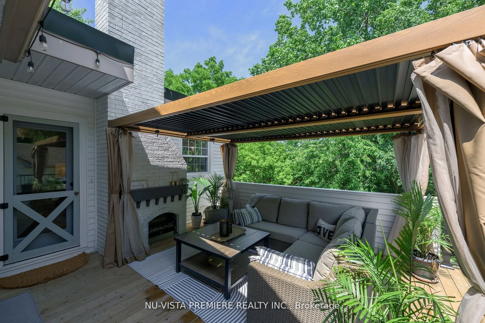 146 Commissioners Road E