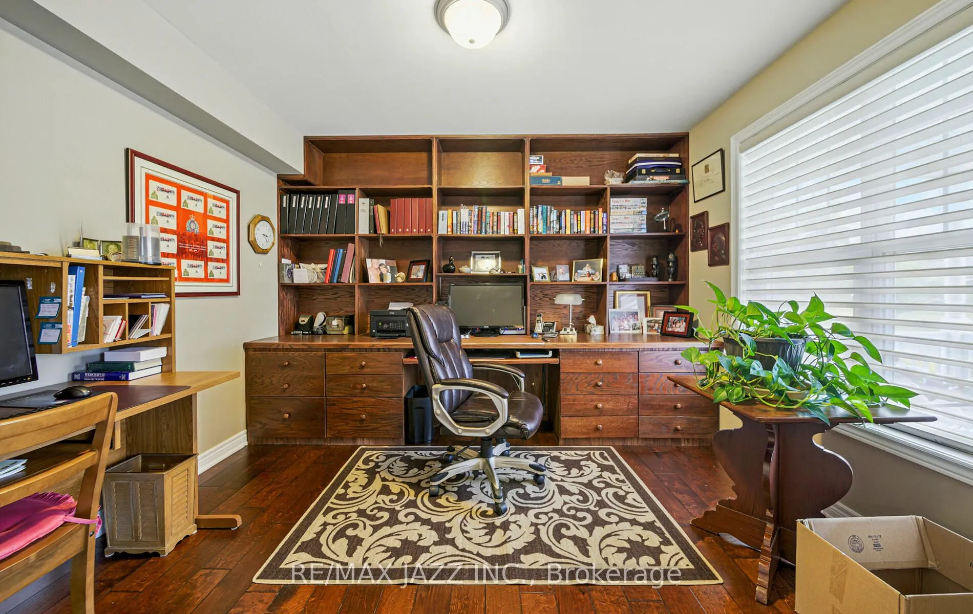 393 Lakeshore Road